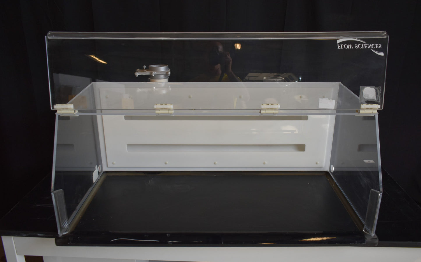 (2) FLOW SCIENCES VBSE VENTED 3ft SAFETY ENCLOSURE FUME HOOD