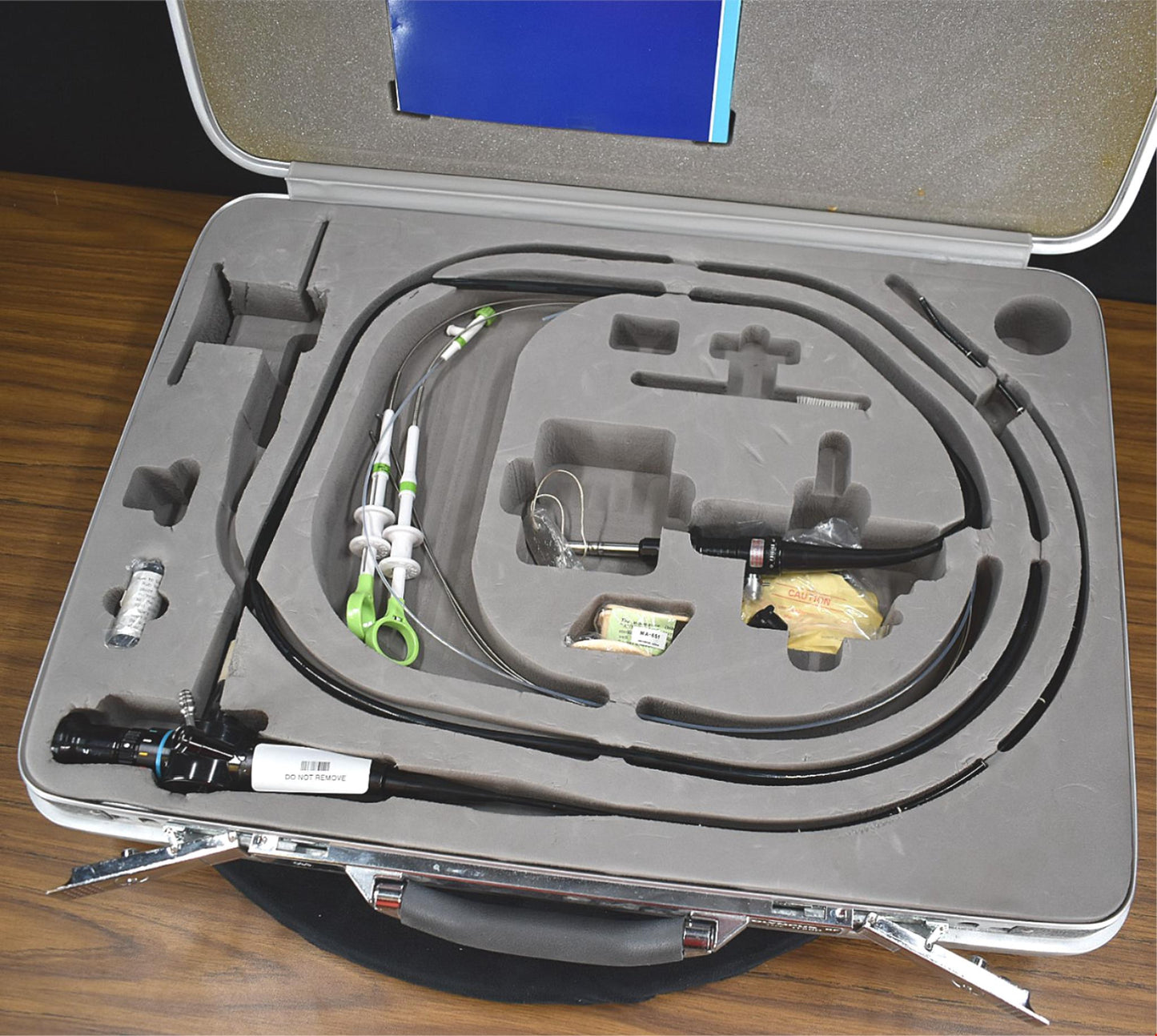 OLYMPUS LF-1 FIBEROPTIC INTUBATION AIRWAY MANAGEMENT MEDICAL SCOPE WATCH VIDEO