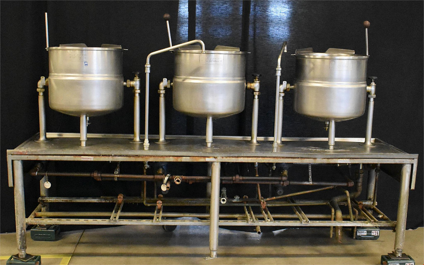 RARE 3 UNIT STATION GROEN TDA/1-40 DIRECT STEAM 30 GALLON TILT KETTLES FREESHIP