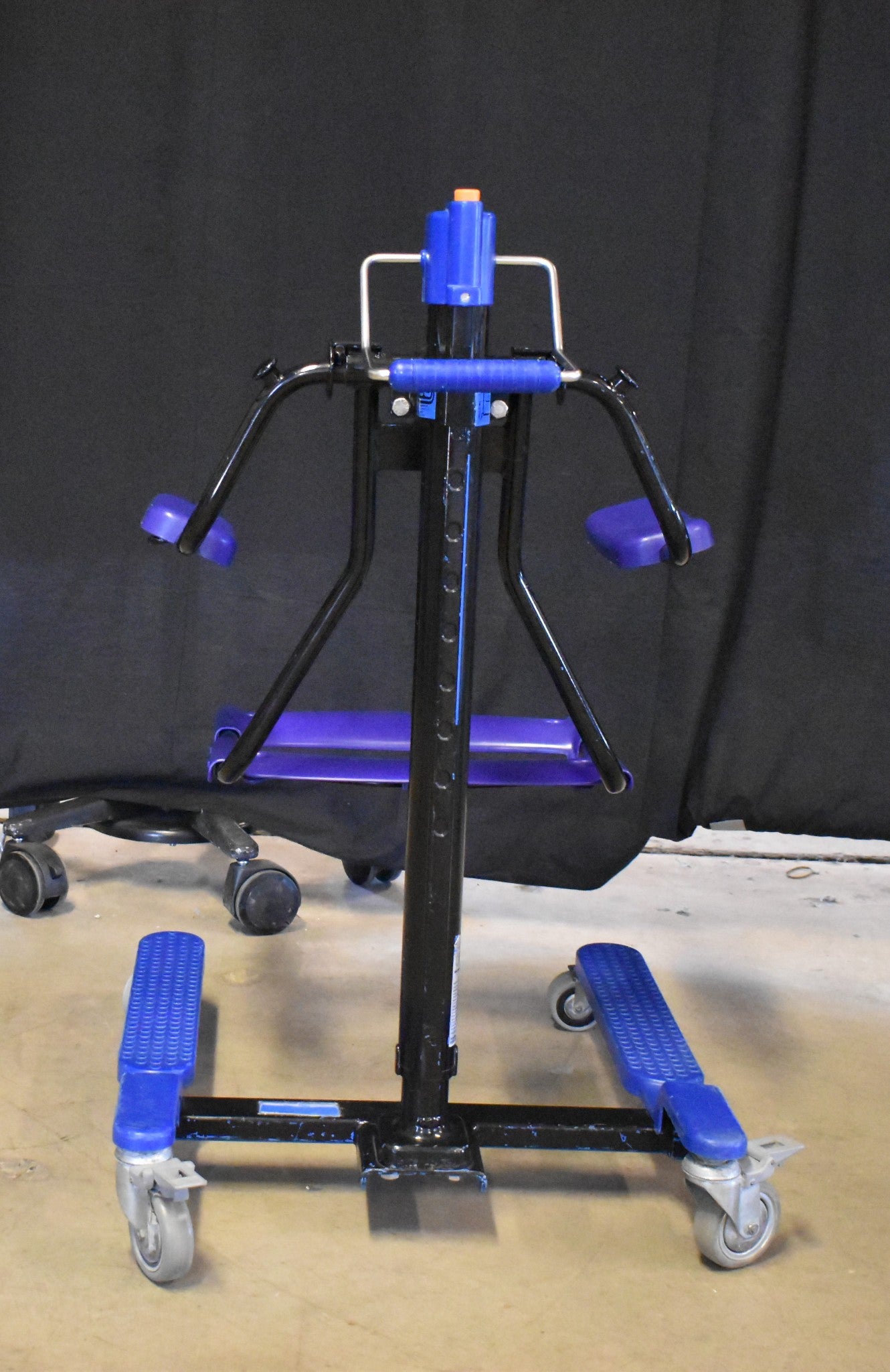 ARJO 17" Up To 36" MANUAL PATIENT TRANSFER LIFT up to 300 lbs PLEASE WATCH VIDEO