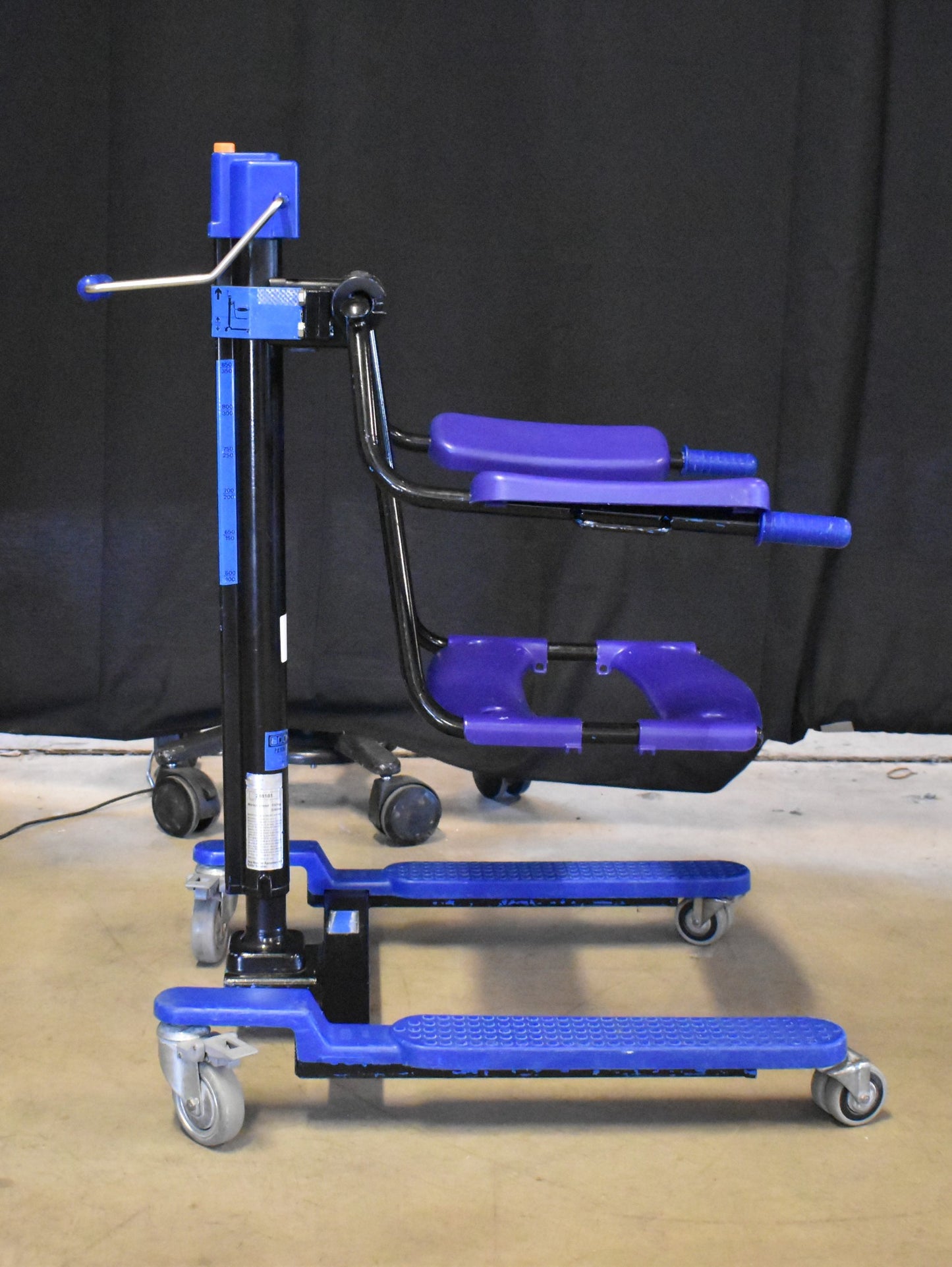 ARJO 17" Up To 36" MANUAL PATIENT TRANSFER LIFT up to 300 lbs PLEASE WATCH VIDEO