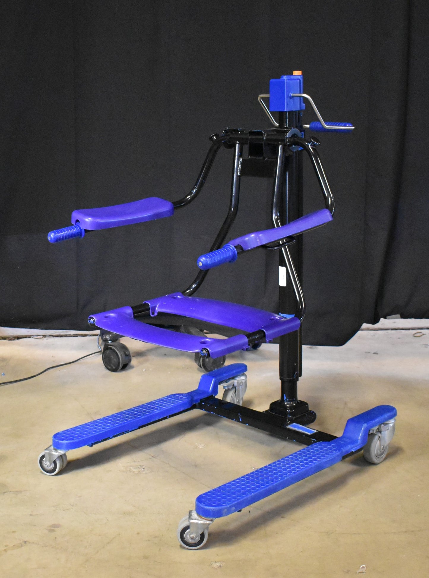 ARJO 17" Up To 36" MANUAL PATIENT TRANSFER LIFT up to 300 lbs PLEASE WATCH VIDEO