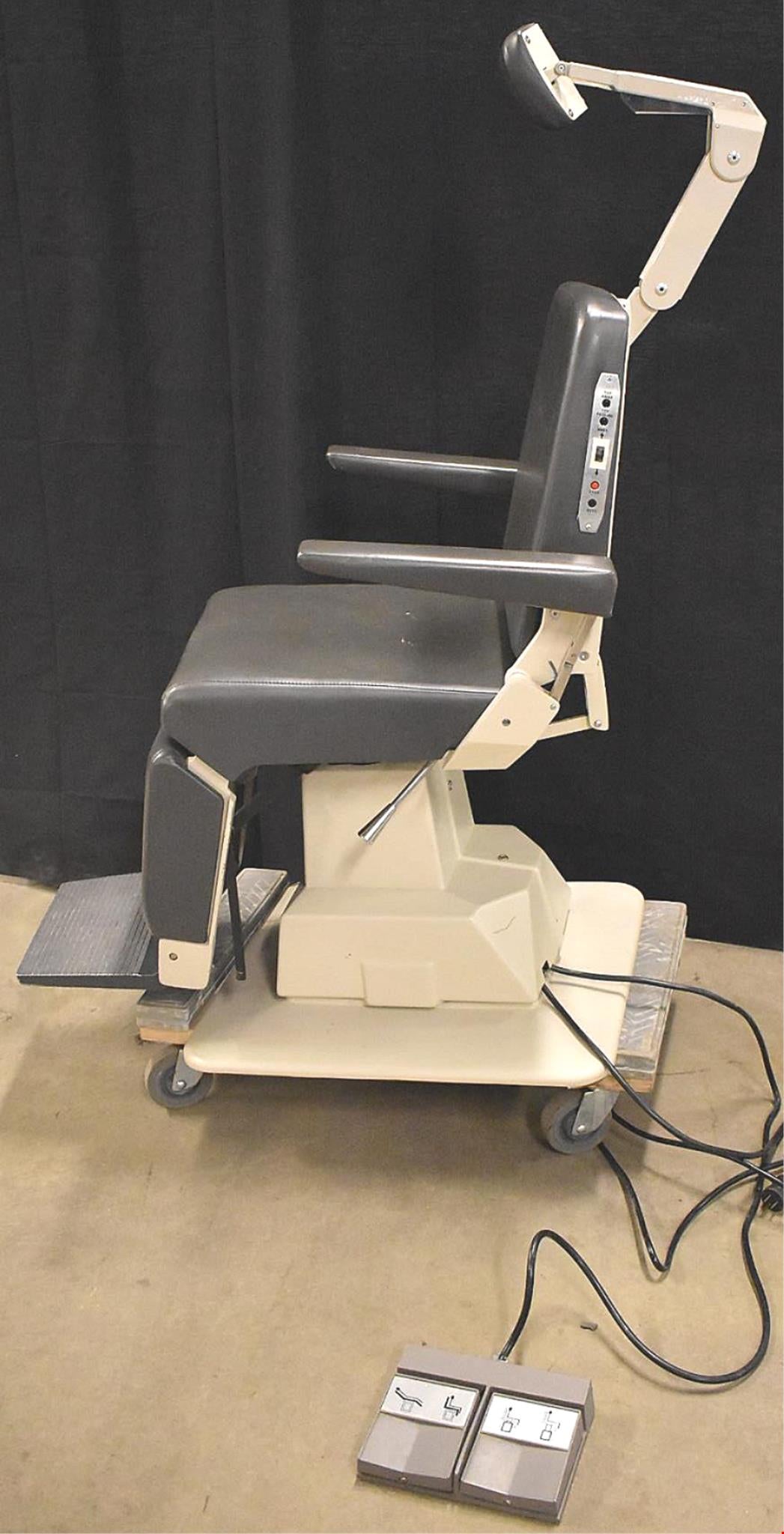 RELIANCE 7000HFC OPHTHALMOLOGIC POWER EXAM CHAIR & INSTRUMENT STAND WATCH VIDEO