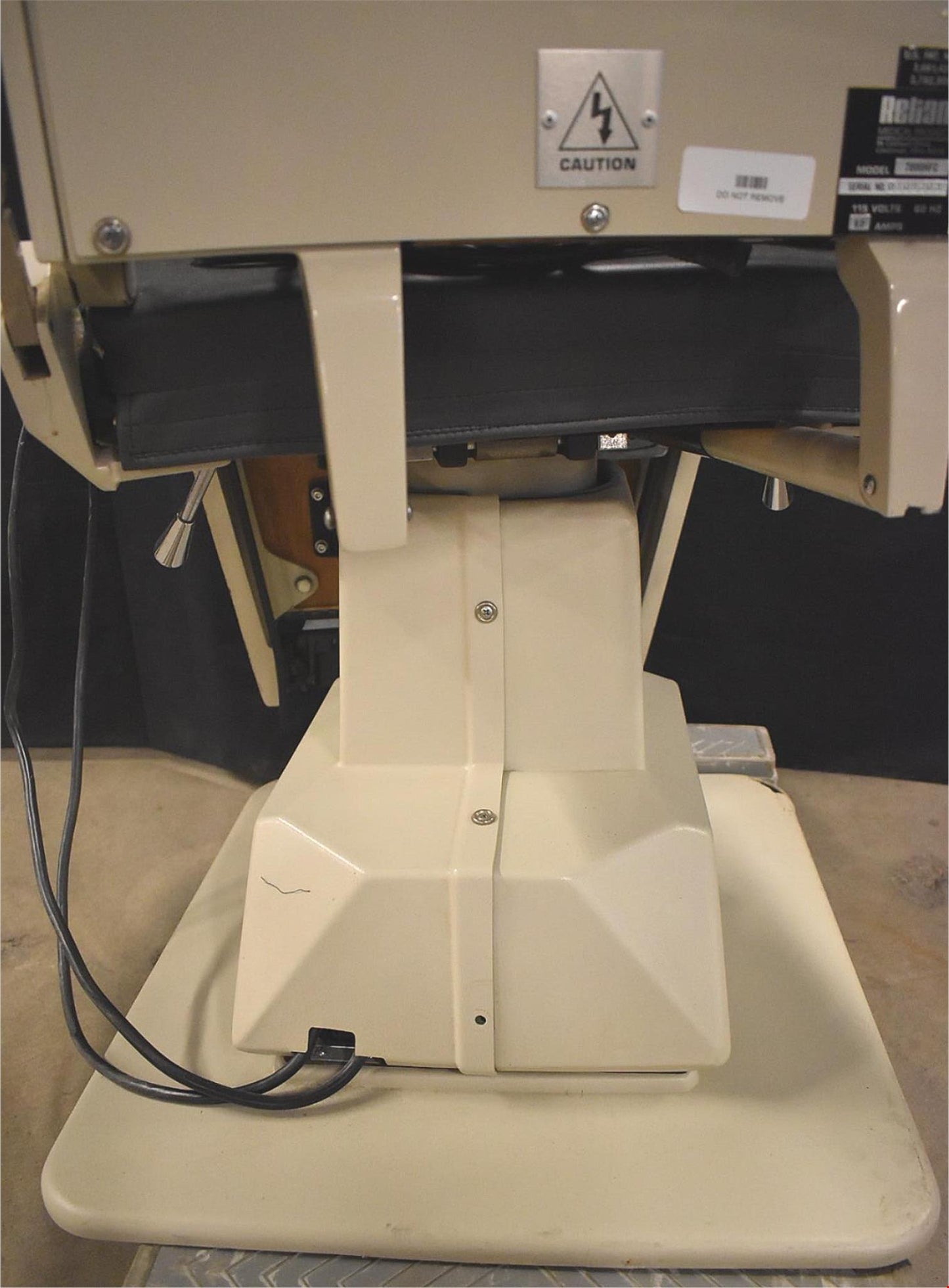 RELIANCE 7000HFC OPHTHALMOLOGIC POWER EXAM CHAIR & INSTRUMENT STAND WATCH VIDEO