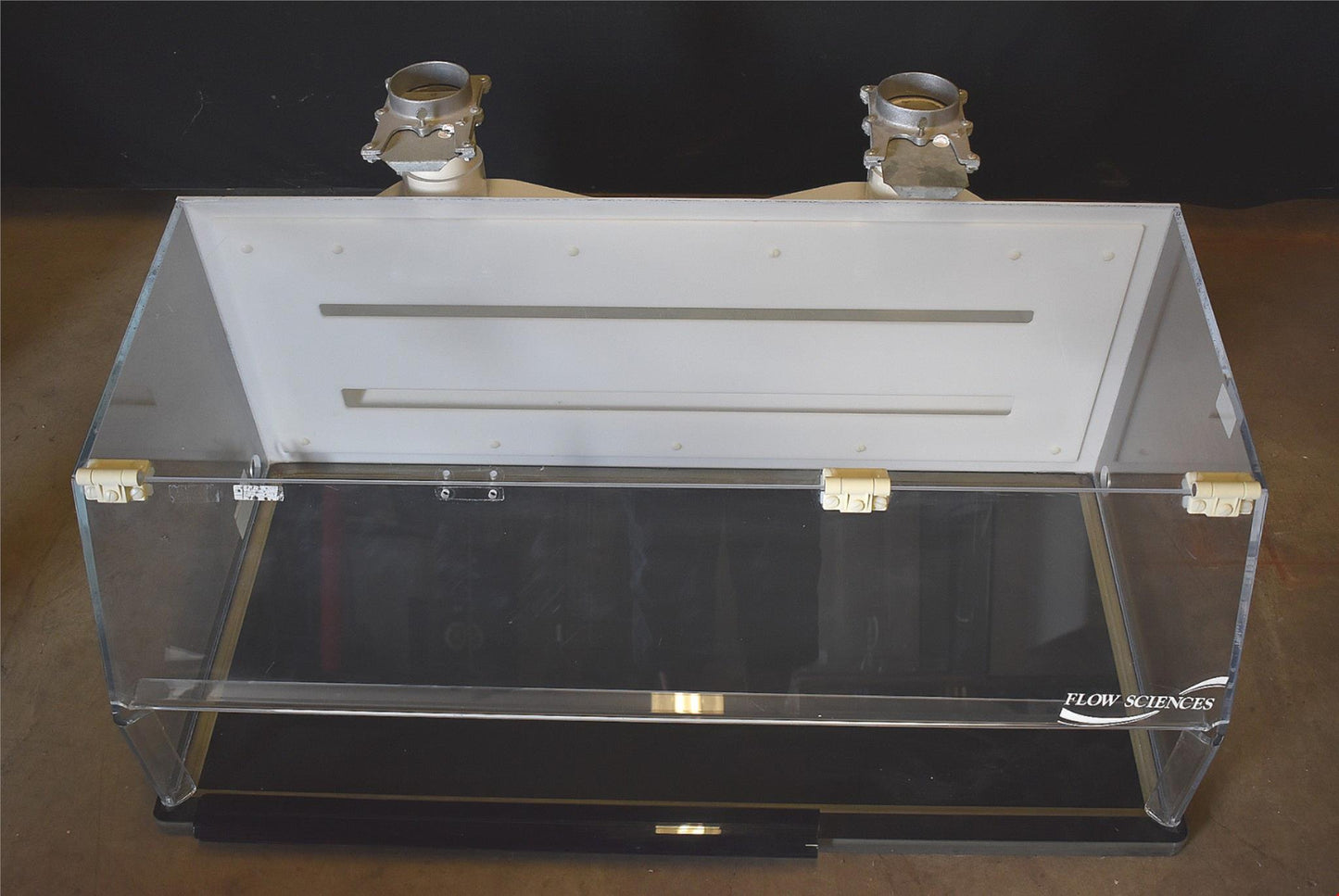 FLOW SCIENCES VBSE VENTED 3ft SAFETY ENCLOSURE FUME HOOD with 2 FAN FILTER MOUNT