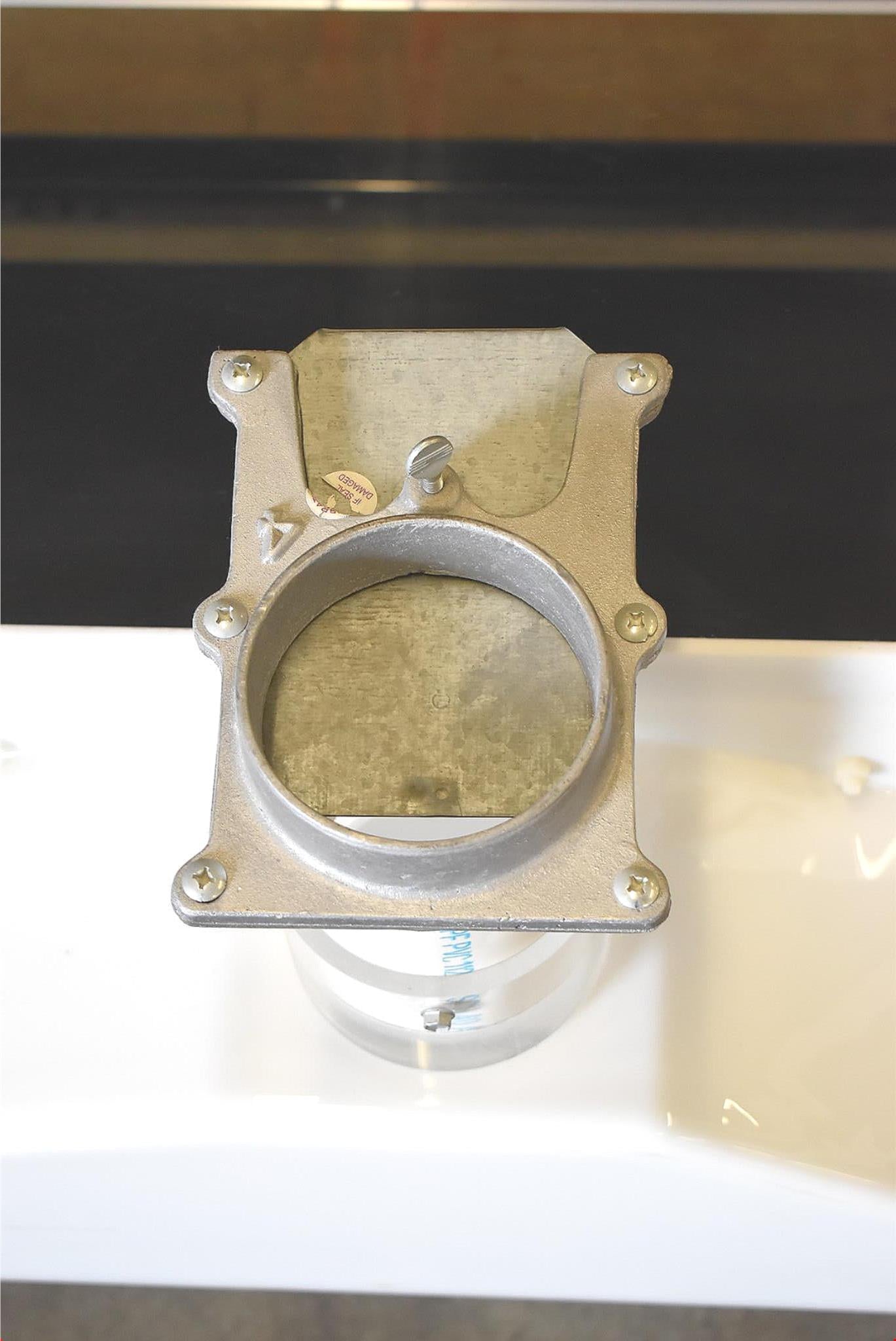 FLOW SCIENCES VBSE VENTED 3ft SAFETY ENCLOSURE FUME HOOD with 2 FAN FILTER MOUNT