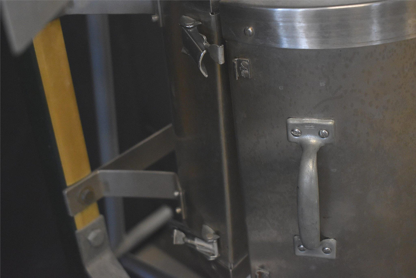 APPLIED TEST SYSTEMS Series 3210 SPLIT TUBE FURNACE 2200°F-1200°C MOUNT BRACKET