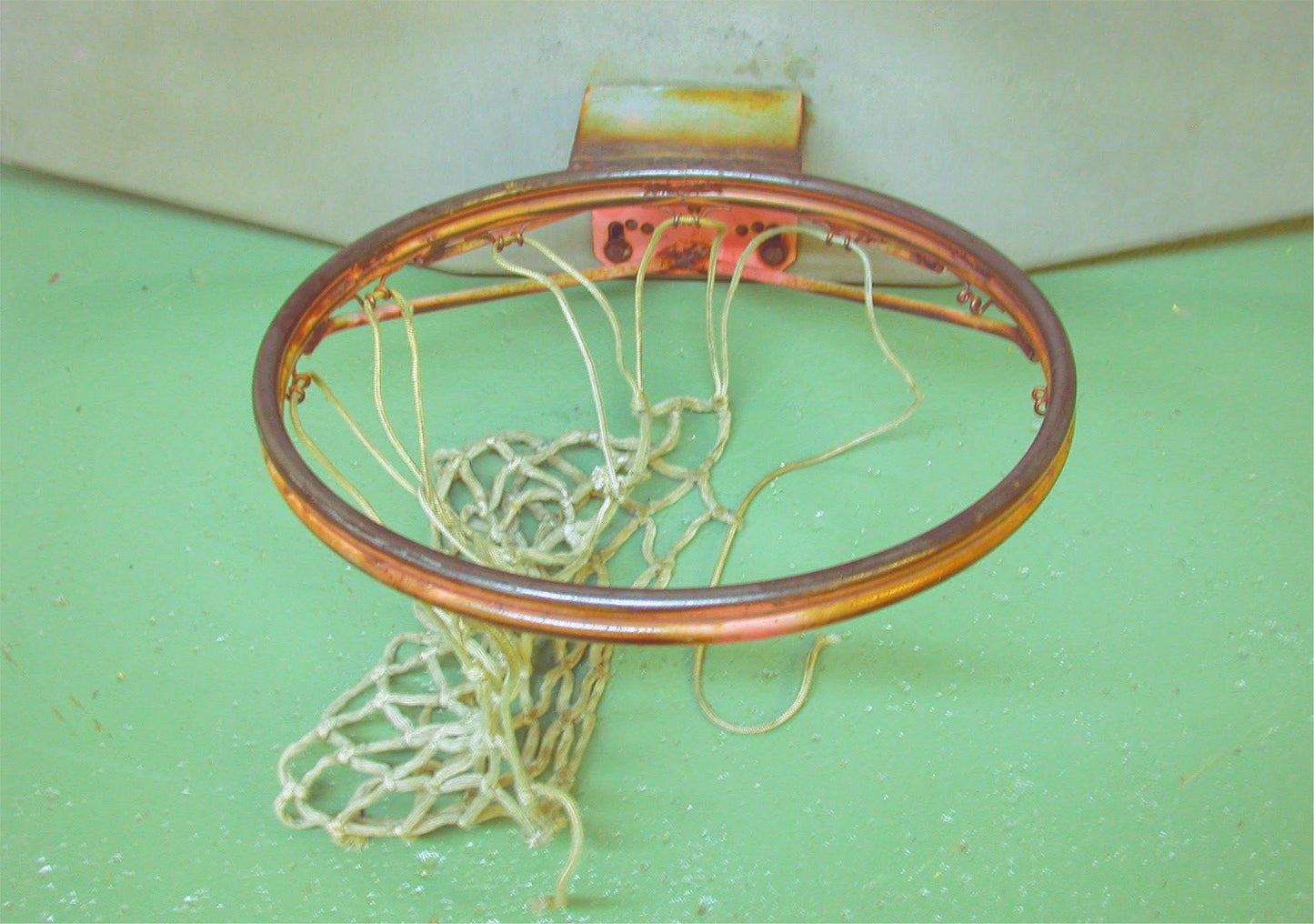 HEAVY DUTY PROFESSIONAL ALUMINUM WALL MOUNTED HOOP with BASKETBALL GOAL FREESHIP
