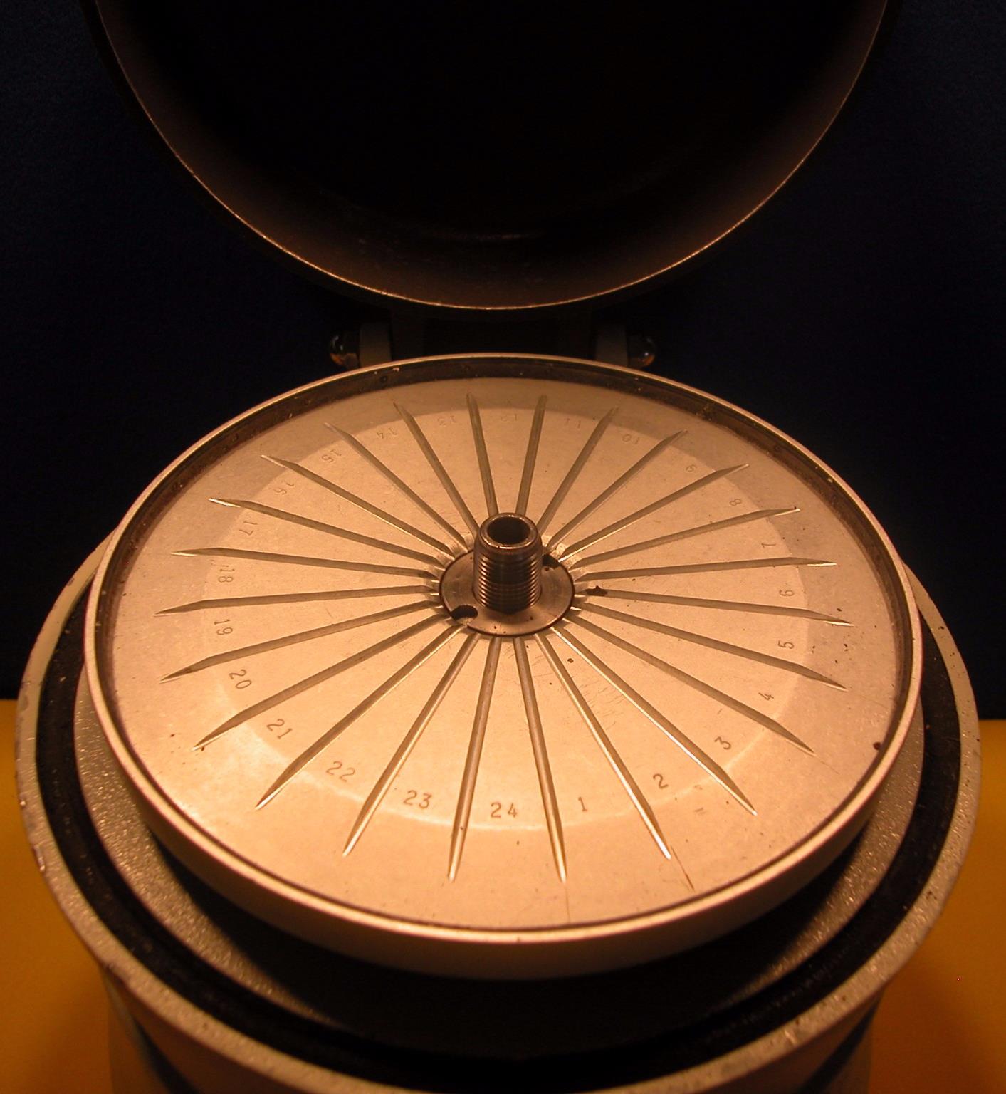 Thermo IEC MB Microhematocrit Centrifuge | IEC-MB with ROTOR