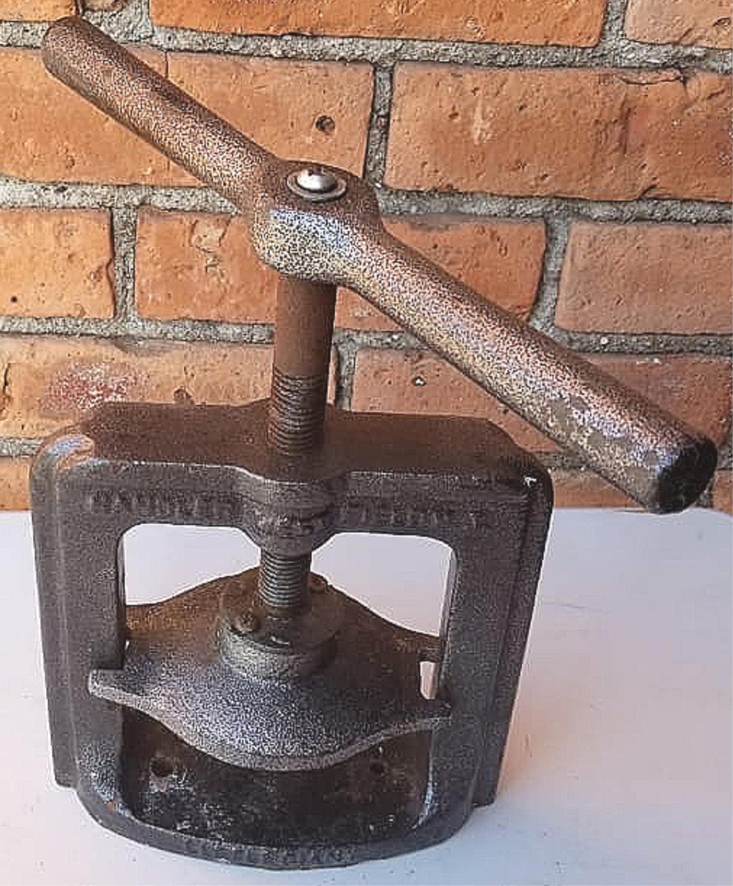 HANDLER LITTLE GIANT MODEL 33 DENTAL PRESS 90 Day Warranty FREE SHIP