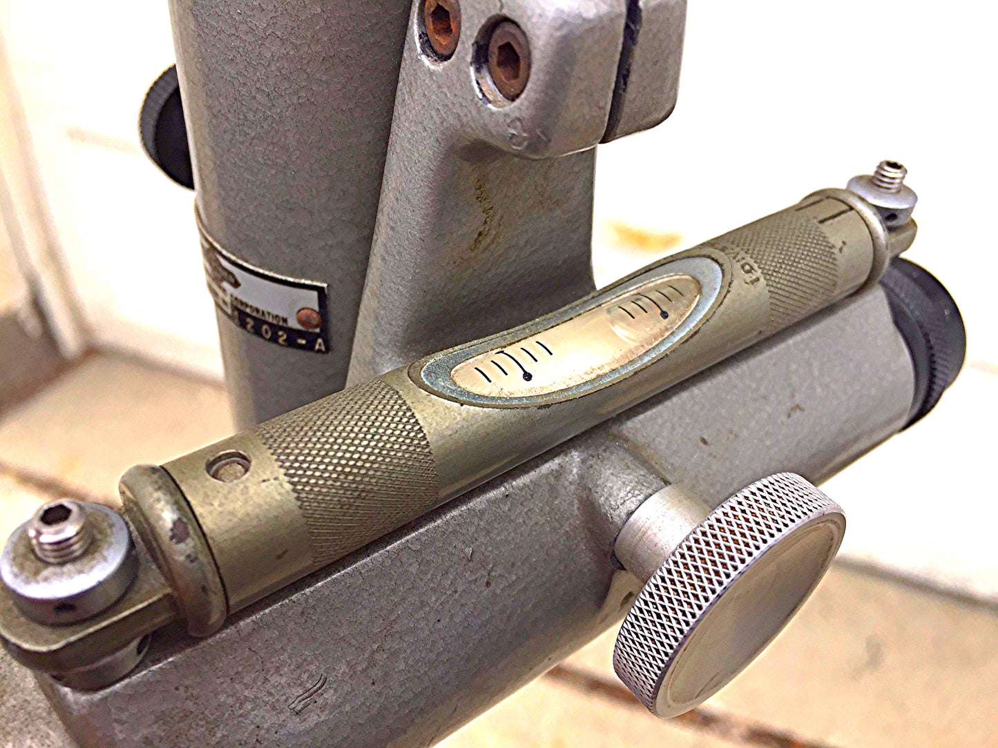 VINTAGE GAERTNER SURVEY TELESCOPE with METERED WEIGHT PEDESTAL STAND FREESHIP