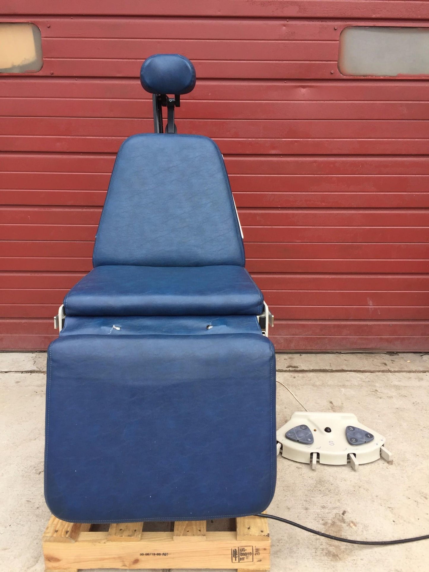 BOYD S-261 DENTAL EXAM HILO POWER CHAIR PERFECT PLUS FOOT HAND REMOTE WATCHVIDEO