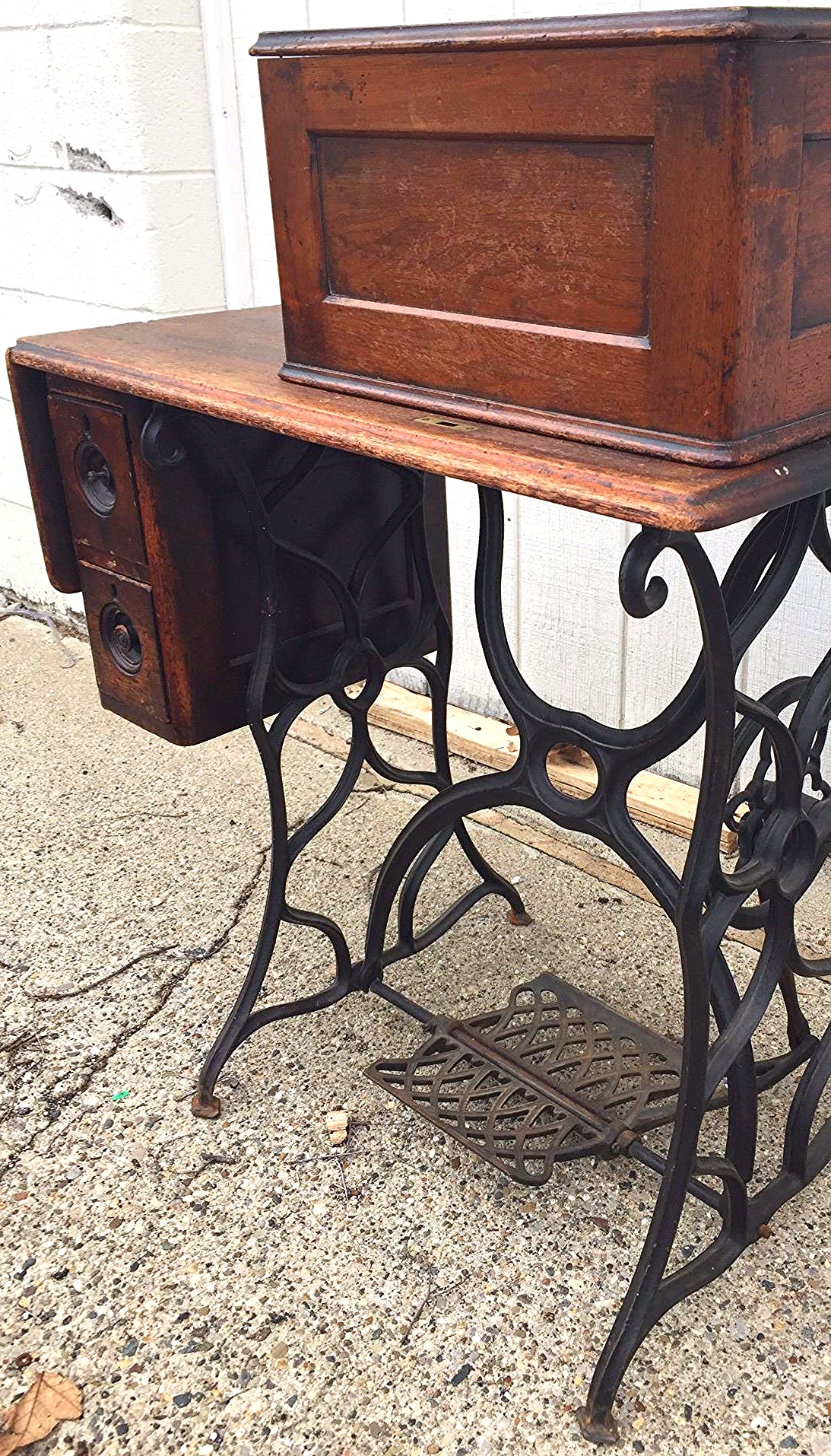 1866 SMALL SINGER MODEL 12 SEWING MACHINE COFFIN CABINET Serial 174020 FREE SHIP