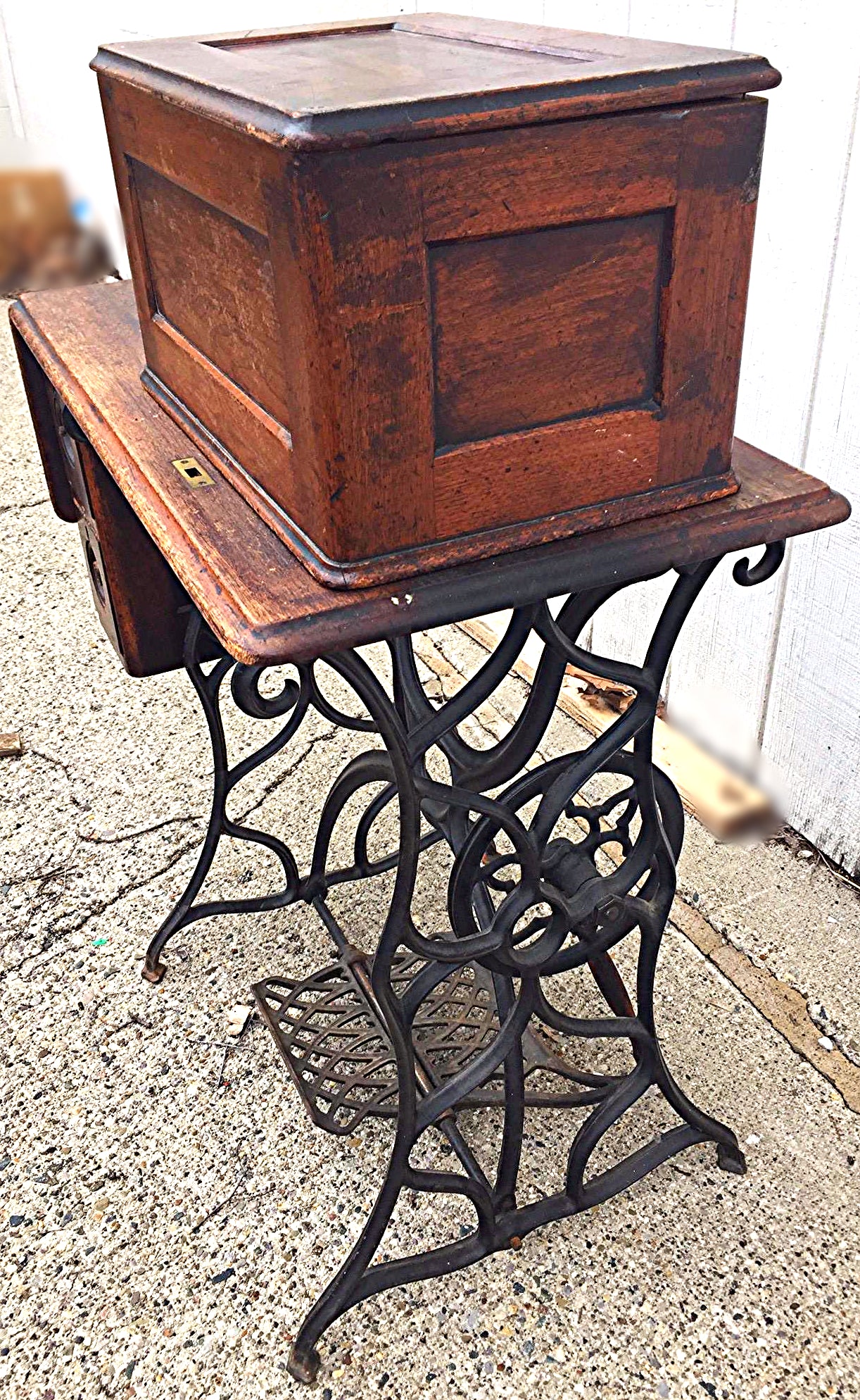 1866 SMALL SINGER MODEL 12 SEWING MACHINE COFFIN CABINET Serial 174020 FREE SHIP