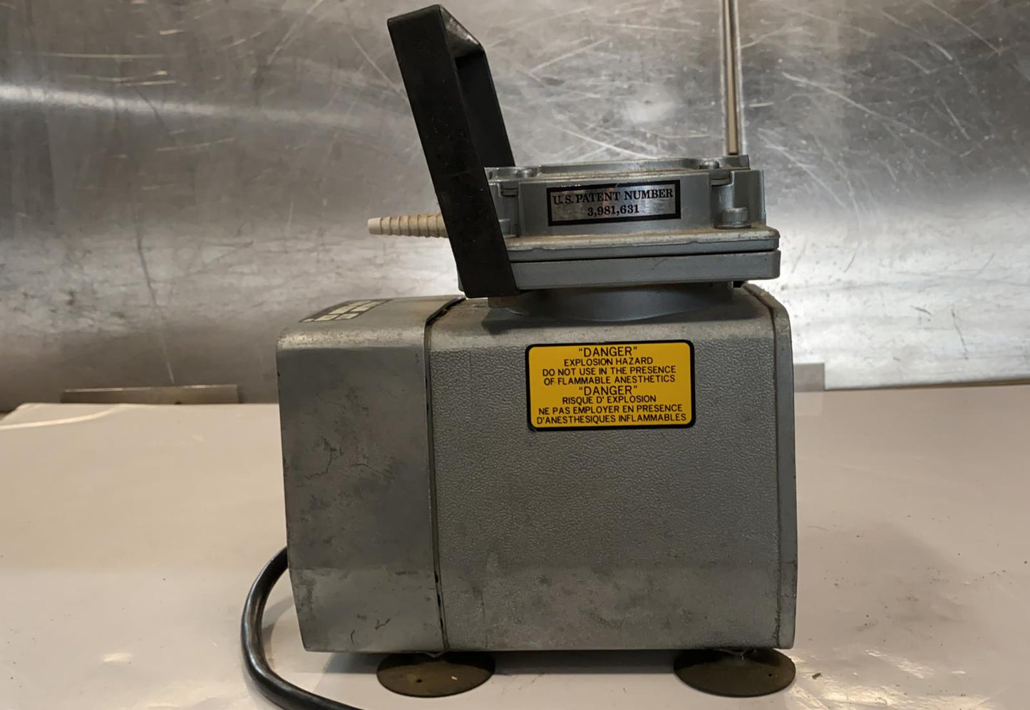 GAST DOA-P101-AA DIAPHRAGM VACUUM PUMP OIL-LESS 0.52cfm AIRCOMPRESSOR WATCHVIDEO