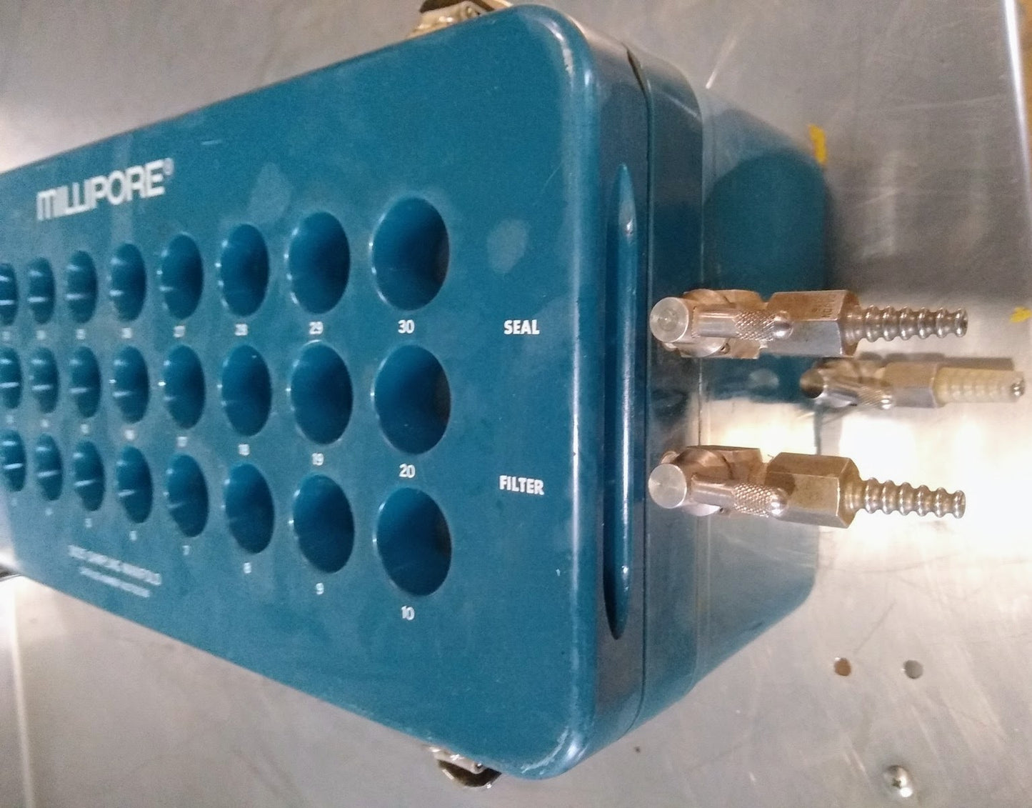 MILLIPORE 3025 SAMPLING MANIFOLD LIQUID BIOBURDEN CFU PLATE COUNTING FILTER TEST