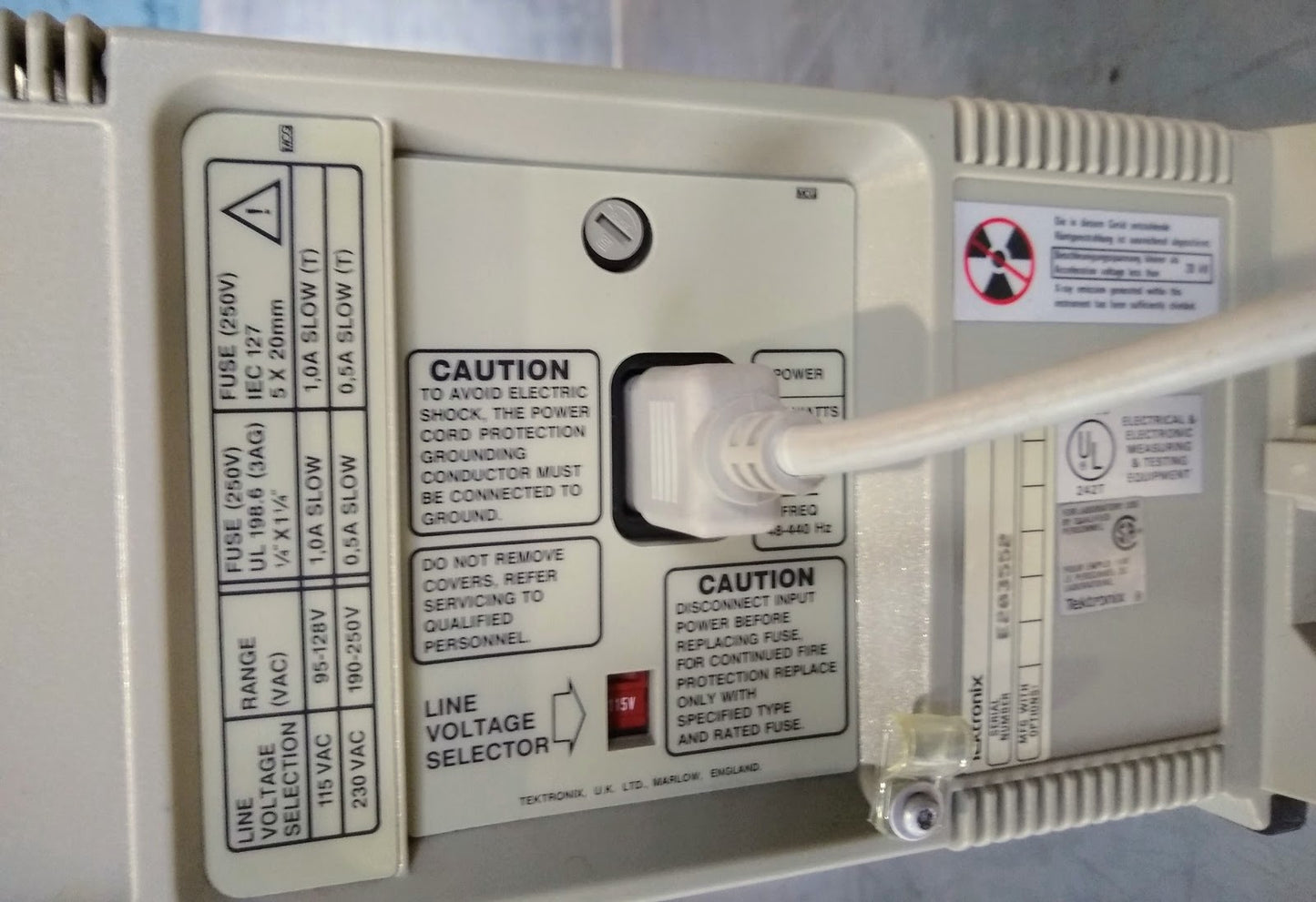 90-DAY-WARRANTY TEKTRONIX 2211 DIGITAL 50MHz OSCILLOSCOPE WATCH VIDEO FREE SHIP