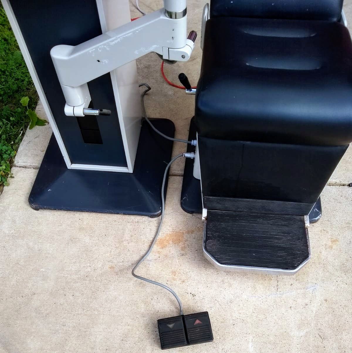 BURTON XL3200 OPHTHALMOLOGIC POWER EXAM CHAIR & INSTRUMENT STAND WATCH VIDEO