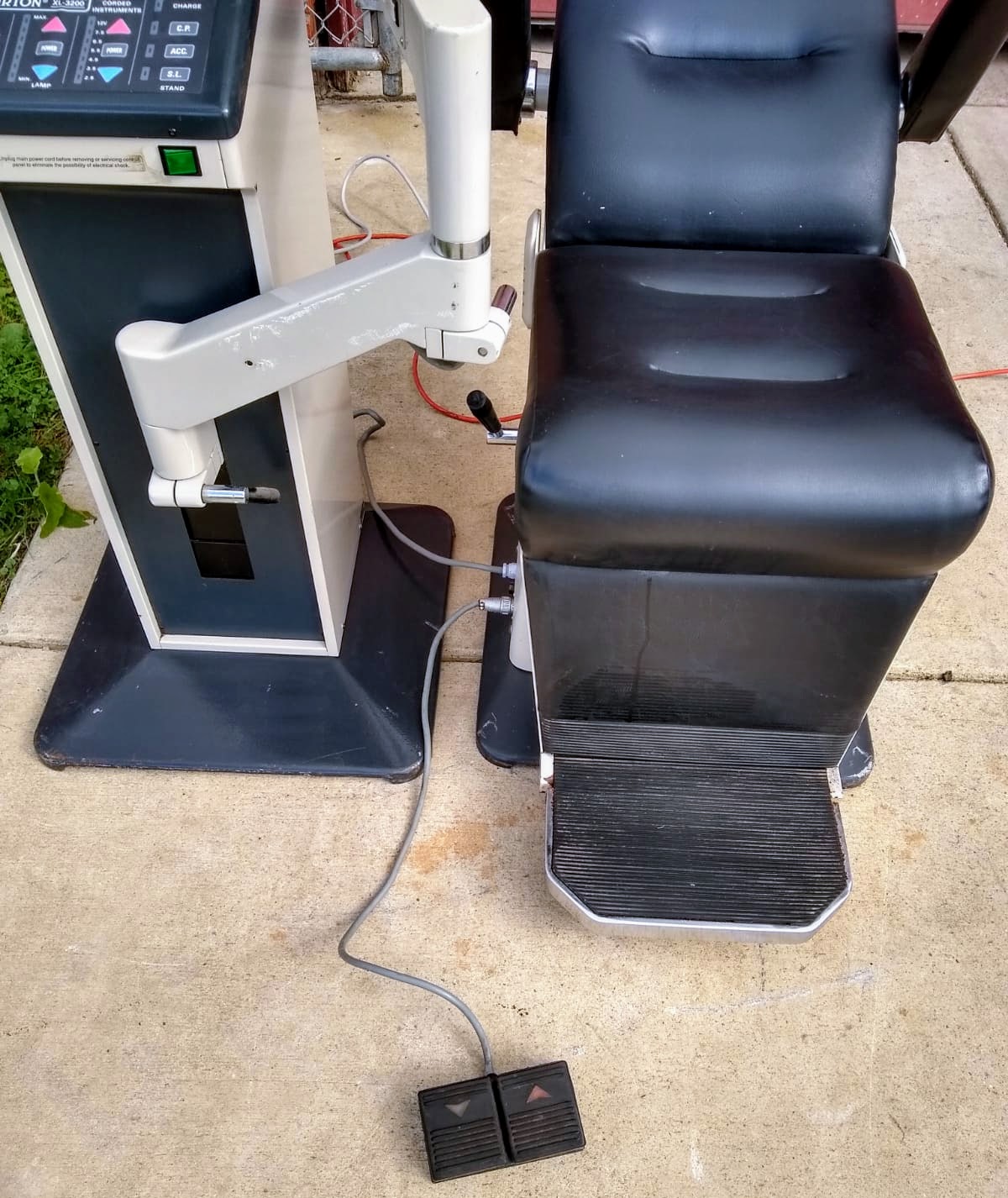 BURTON XL3200 OPHTHALMOLOGIC POWER EXAM CHAIR & INSTRUMENT STAND WATCH VIDEO