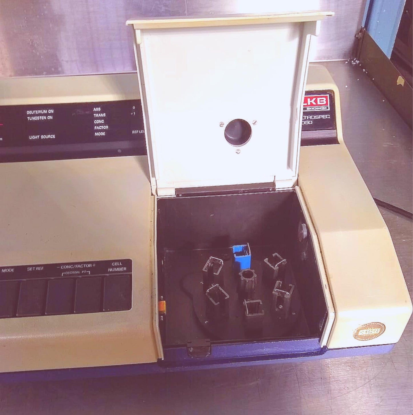 PHARMACIA LKB BIOCHROM ULTROSPEC 4050 UVVis SPECTROPHOTOMETER 200-900nm FREESHIP