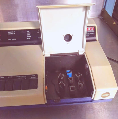 PHARMACIA LKB BIOCHROM ULTROSPEC 4050 UVVis SPECTROPHOTOMETER 200-900nm FREESHIP