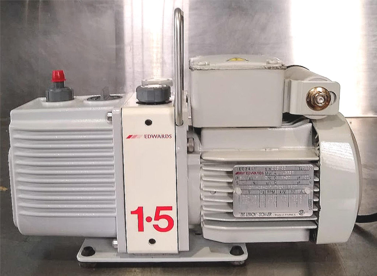 NEVER USED EDWARDS E2M1.5 HP VACUUM PUMP FREE SHIPPING WATCH VIDEO