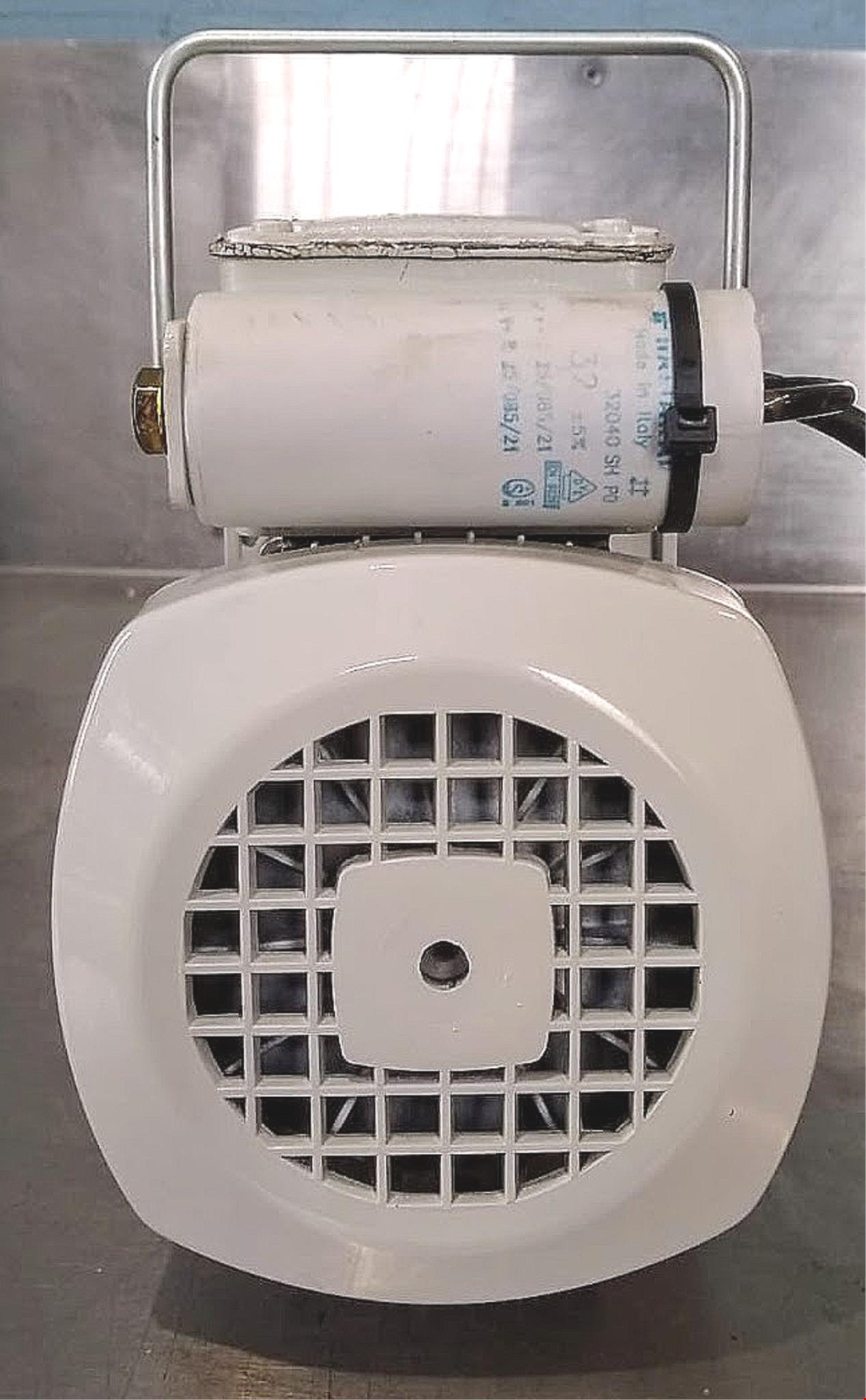 NEVER USED EDWARDS E2M1.5 HP VACUUM PUMP FREE SHIPPING WATCH VIDEO