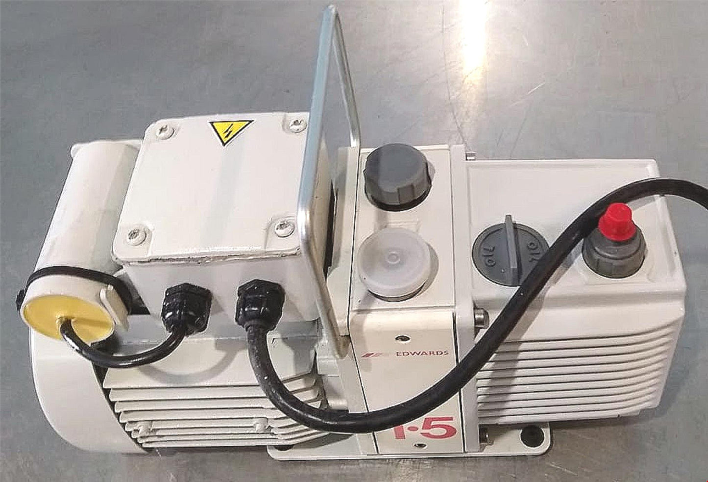NEVER USED EDWARDS E2M1.5 HP VACUUM PUMP FREE SHIPPING WATCH VIDEO