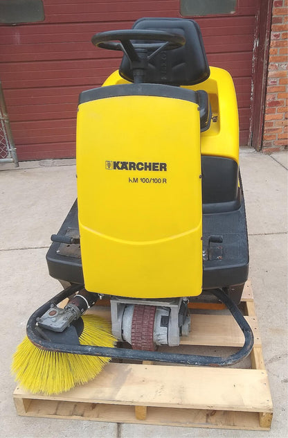 KARCHER KM 100 / 100R RIDE ON SWEEPER with CHARGER & NO BATTERIES FREE SHIP