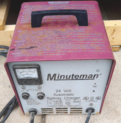 KARCHER KM 100 / 100R RIDE ON SWEEPER with CHARGER & NO BATTERIES FREE SHIP