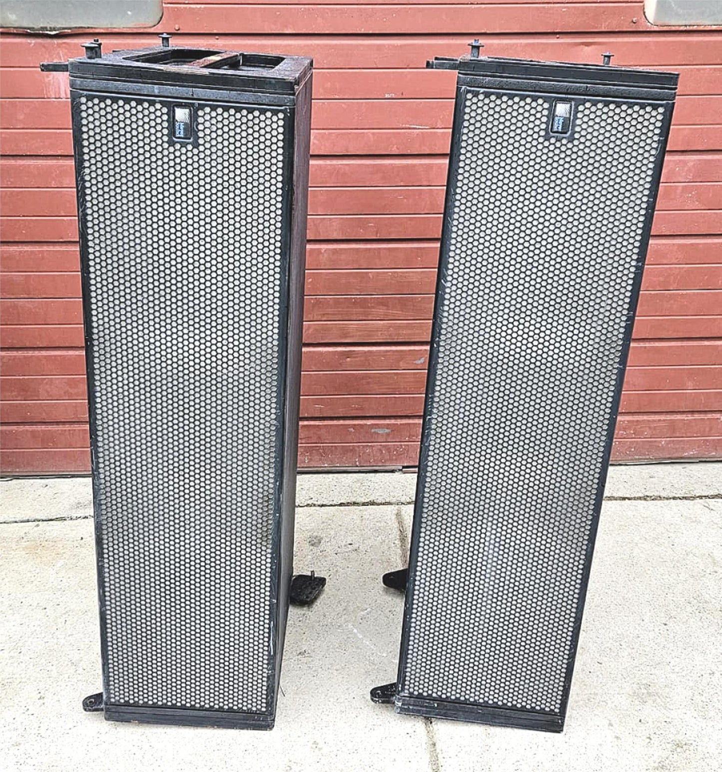 Pair of "BIG HOUSE" MEYER SOUND MILO 60 CURVILINEAR ARRAY LOUDSPEAKERS FREE SHIP