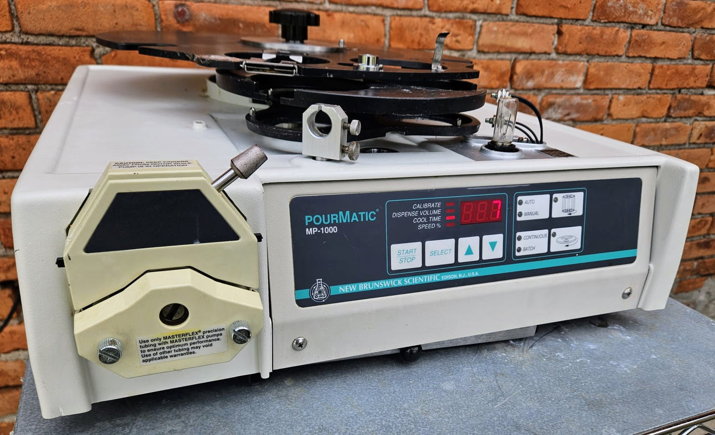 100%WARRANTY NEW BRUNSWICK MP-1000 AUTOMATED PLATE PETRI DISH POURER WATCH VIDEO