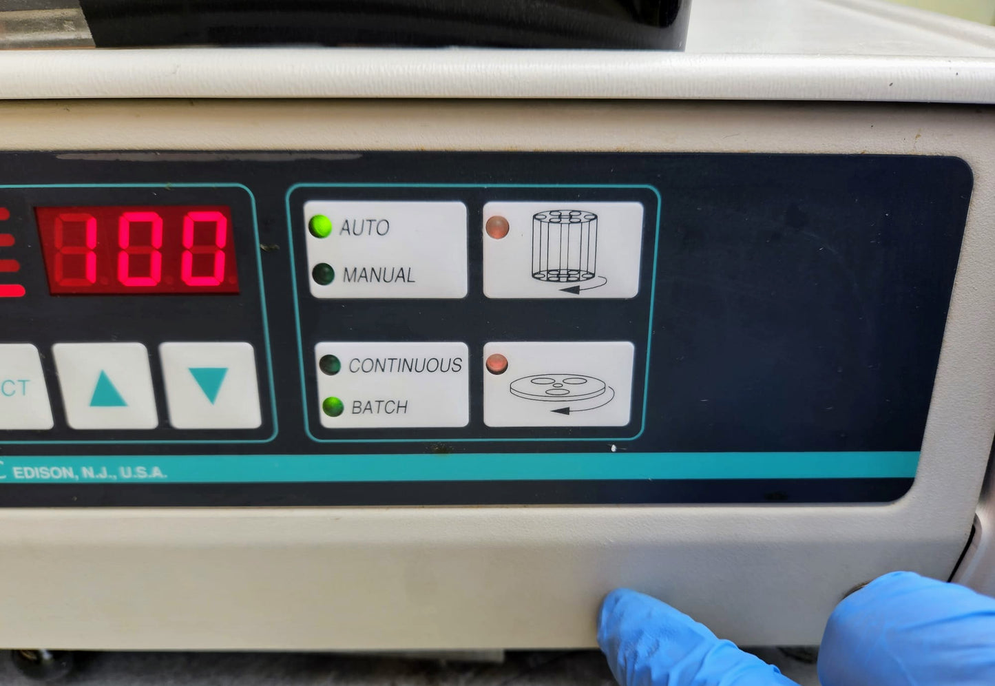 100%WARRANTY NEW BRUNSWICK MP-1000 AUTOMATED PLATE PETRI DISH POURER WATCH VIDEO
