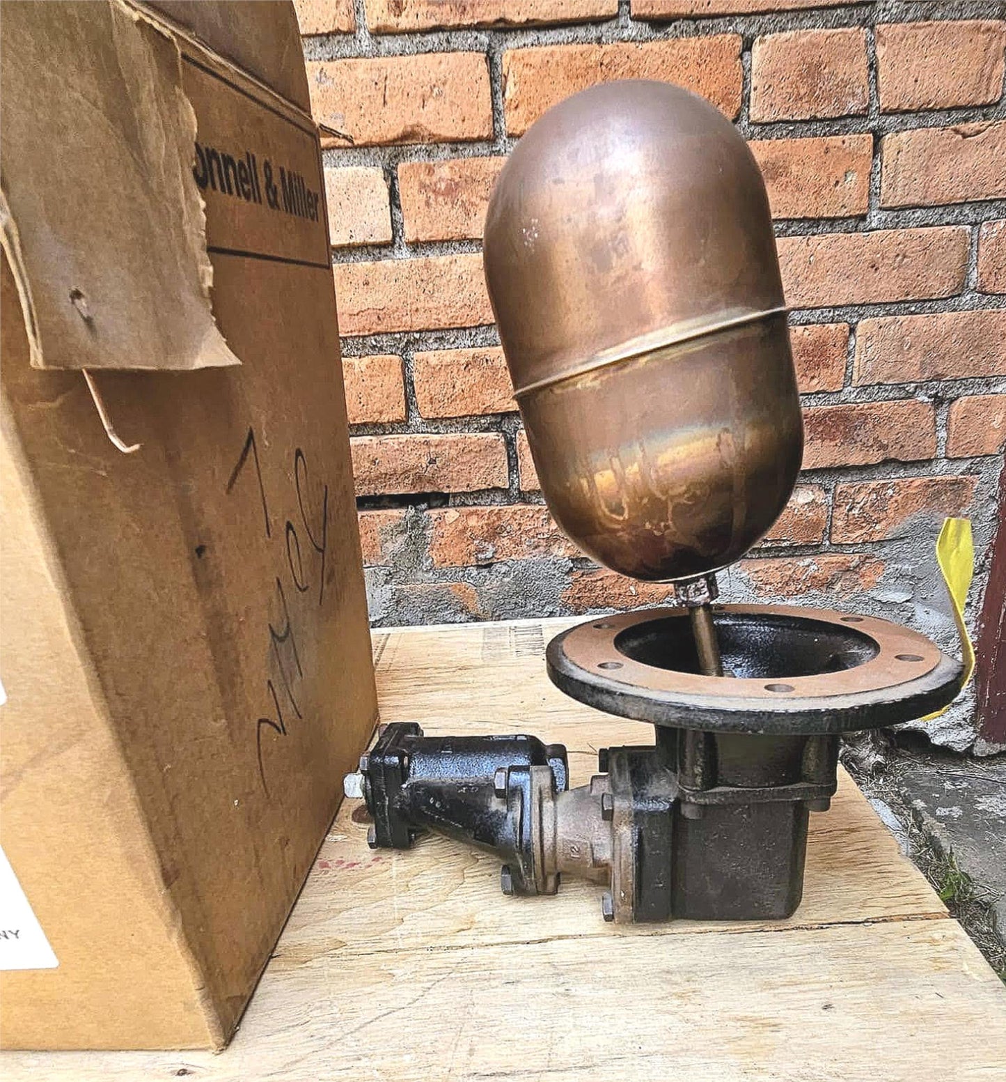 Brand New BOX McDONNELL & MILLER 126400 MODEL 21 MAKE-UP WATER FEEDER FREE SHIP