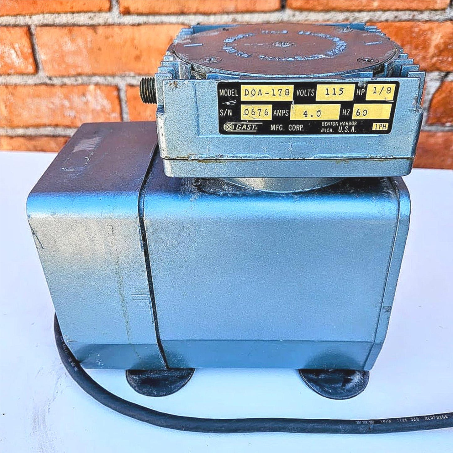 GAST D0A-178 DIAPHRAGM COMPRESSOR VACUUM OIL-LESS PUMP FREESHIP