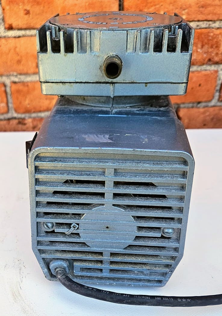 GAST D0A-178 DIAPHRAGM COMPRESSOR VACUUM OIL-LESS PUMP FREESHIP