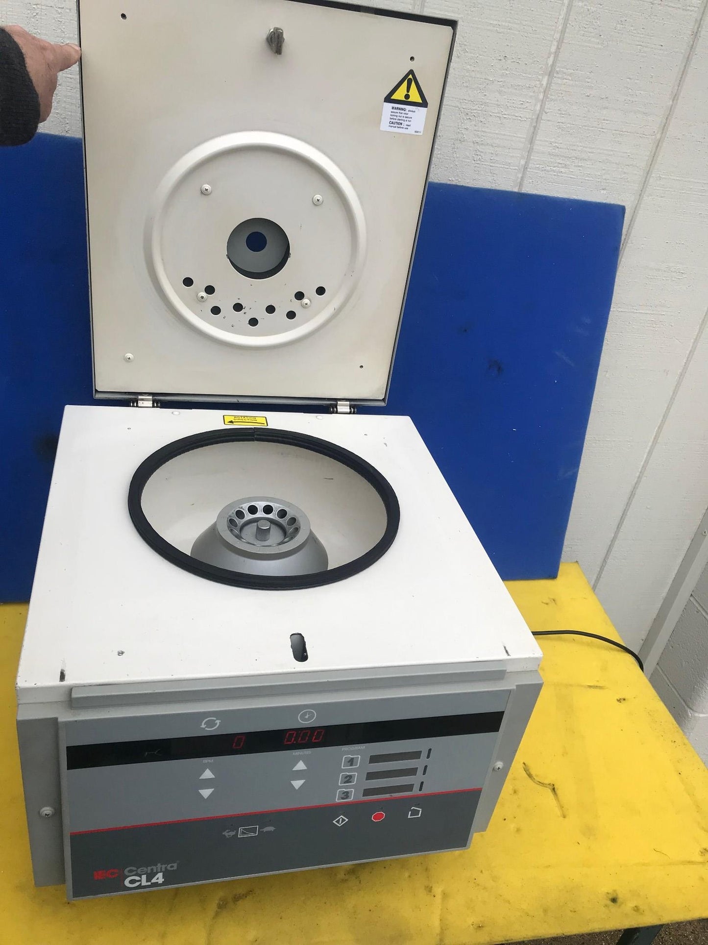 REFURBISHED IEC CL-4 CENTRIFUGE with 818 ROTOR WATCH VIDEO FREE SHIPPING