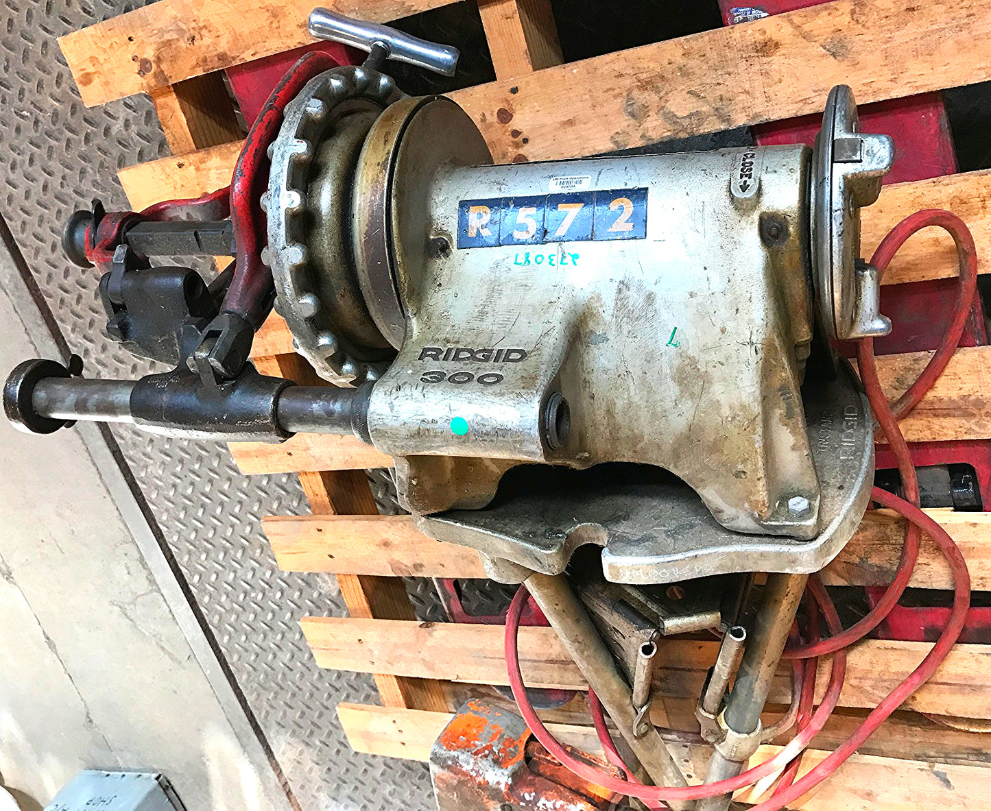 RIDGID 300 POWER DRIVE PIPE THREADING GROOVING CUTTER MACHINE STAND FREESHIPPING