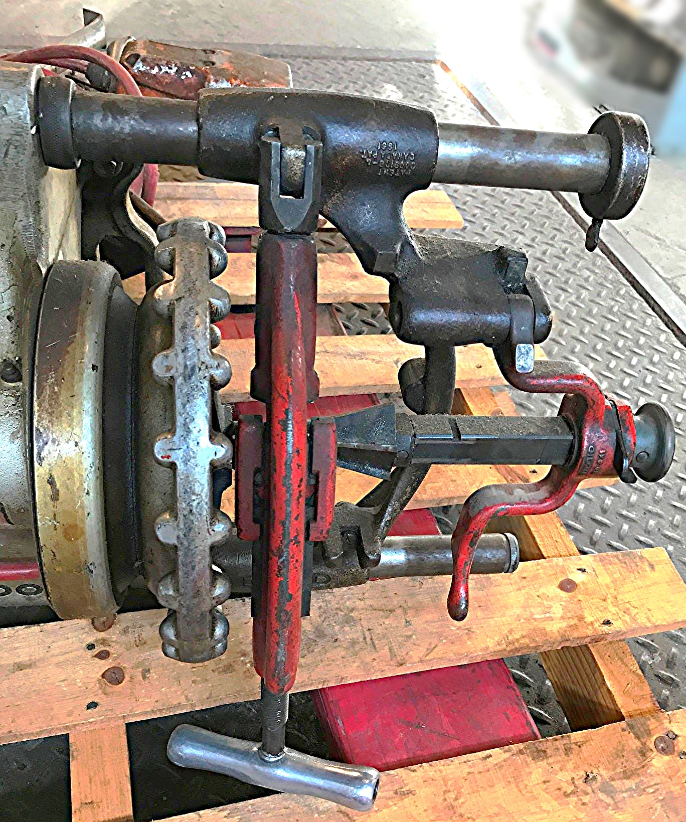 RIDGID 300 POWER DRIVE PIPE THREADING GROOVING CUTTER MACHINE STAND FREESHIPPING