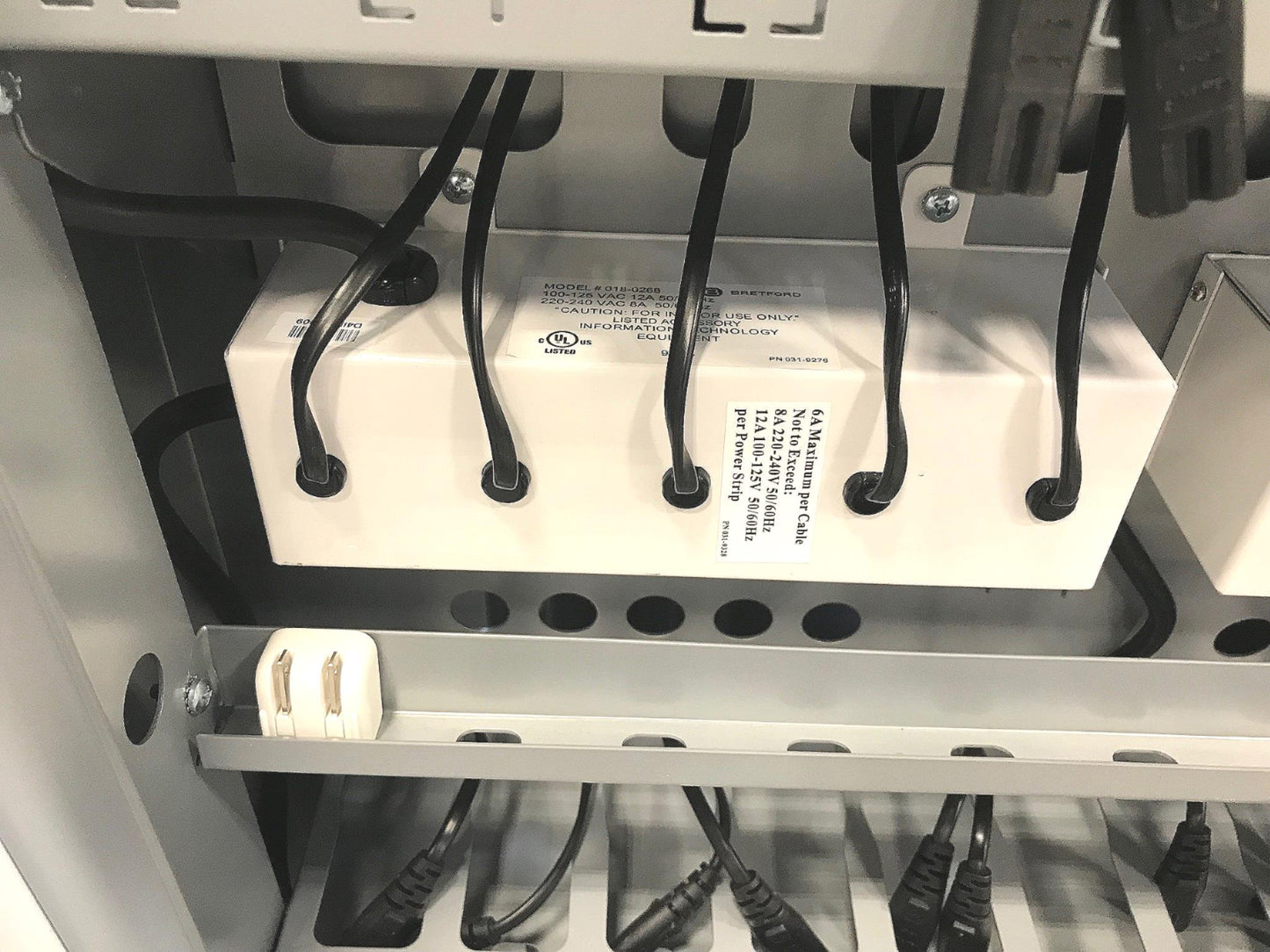 BRETFORD TX323LL/A 30 LAPTOP CHARGING CABINET CART COMPLETE WITH CABLES FREESHIP