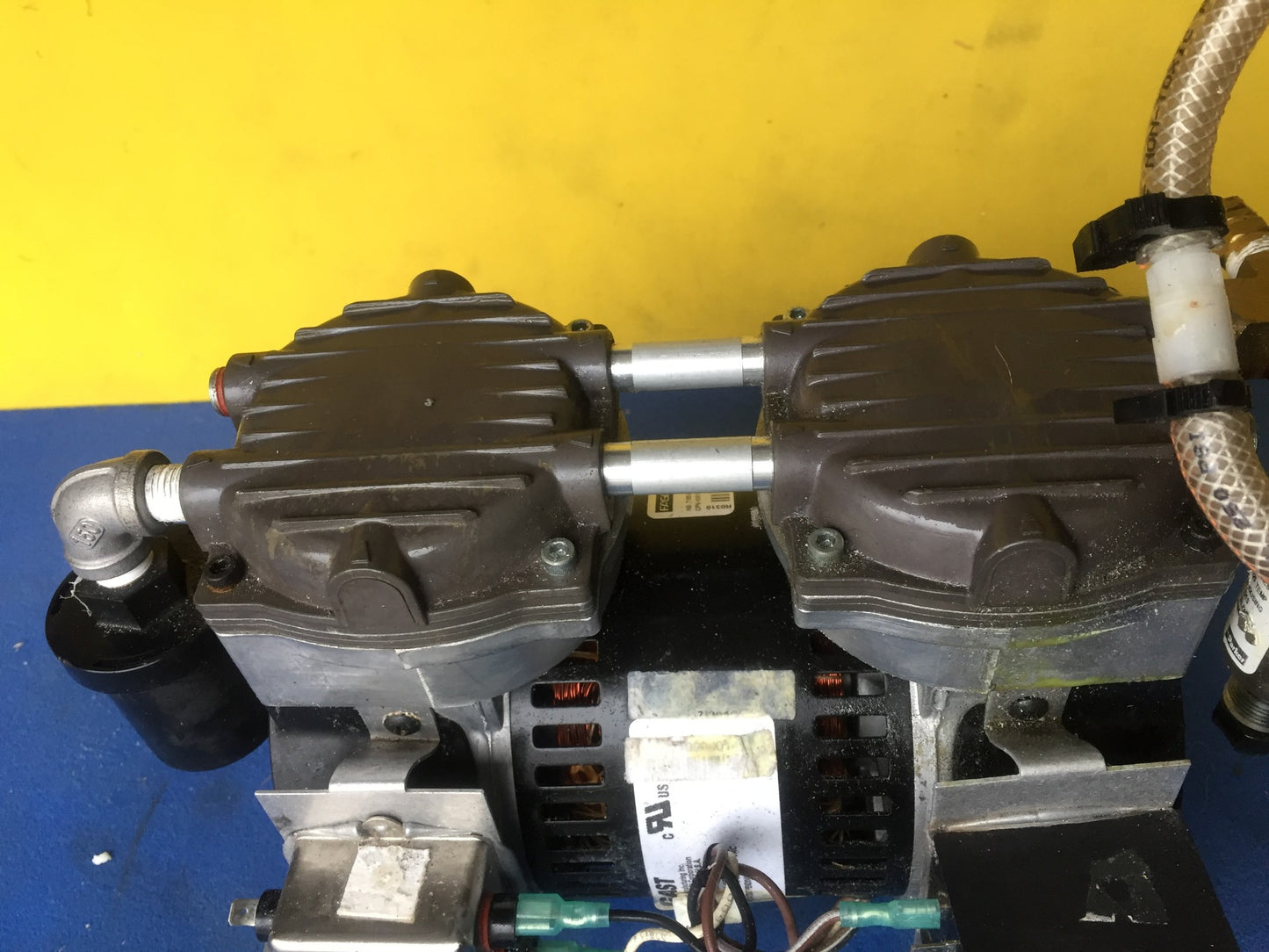 GAST 75R645-P101-H301X TWIN CYLINDER 30psi VACUUM PUMP WATCH VIDEO FREE SHIPPING