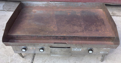 HOBART 36″ x 22″ X 17" Model CG55 Electric Counter Griddle Works Great FREE SHIP