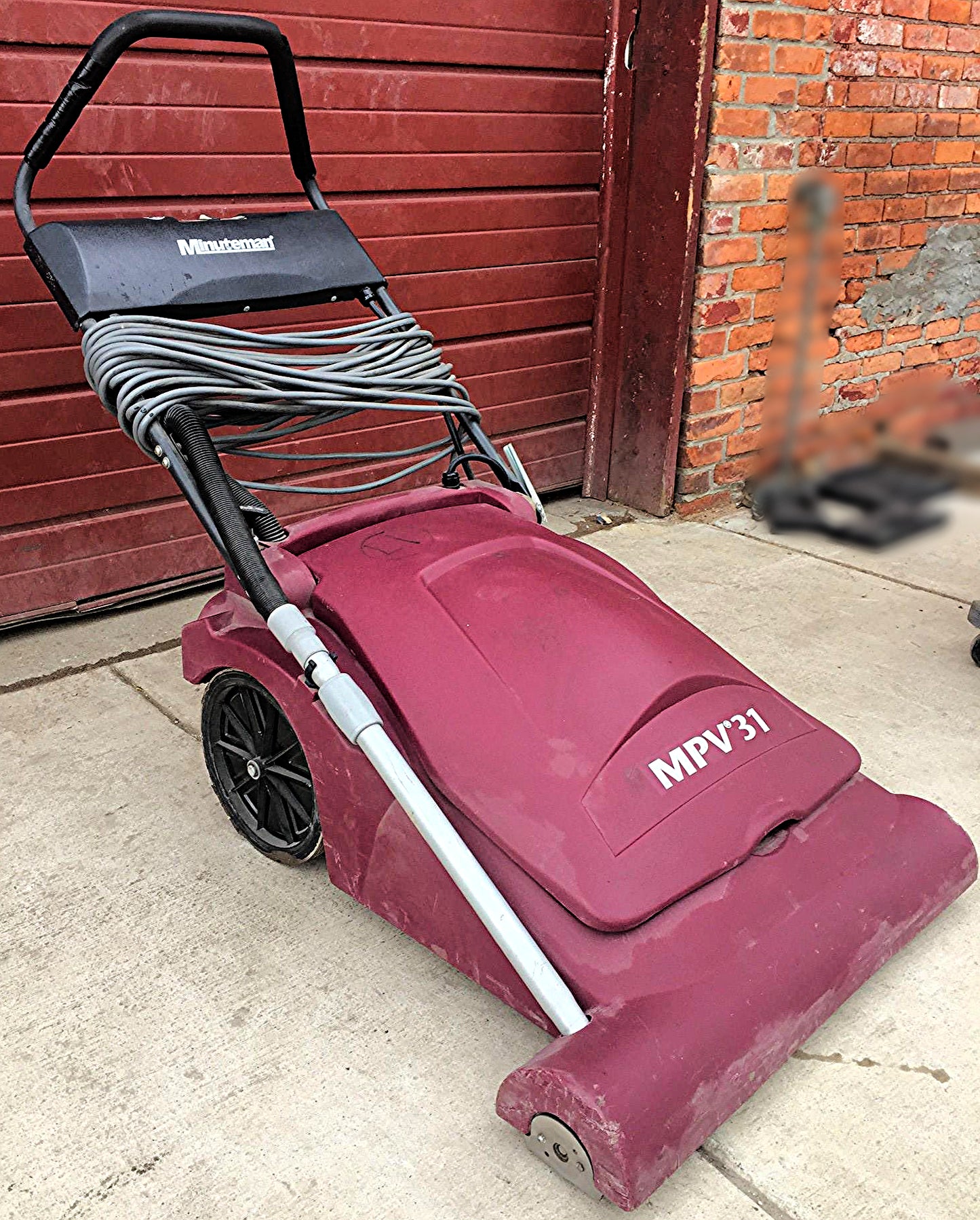 MINUTEMAN MPV 31 WIDE AREA WALK BEHIND AUTO POWER SWEEPER WATCH VIDEO FREE SHIP