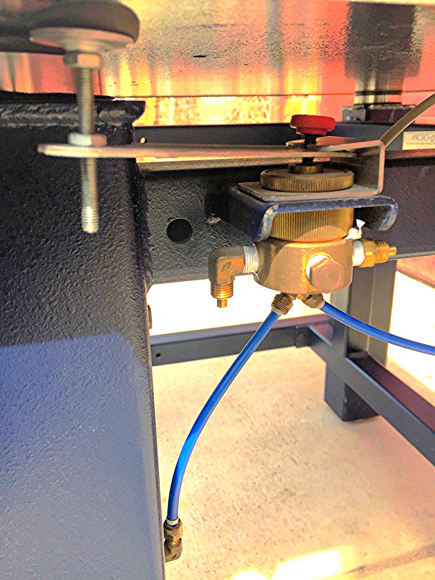 TMC MICRO-G 63532 OPTICAL ANTI VIBRATION ISOLATION LAB MICROSCOPY TABLE FREESHIP