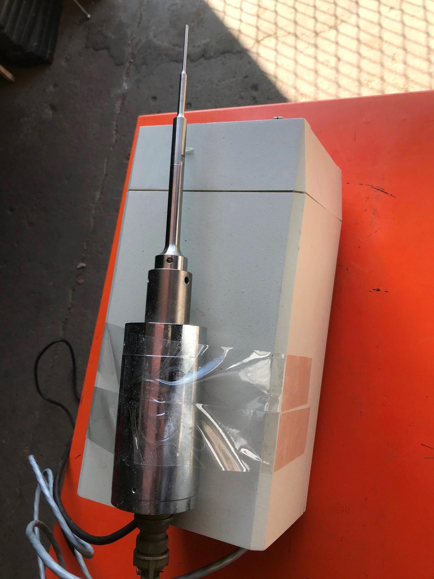 BRANSON 450 SONIFIER & 1 PROBE POWERS UP BUT WE CANNOT TEST IT FREE SHIP