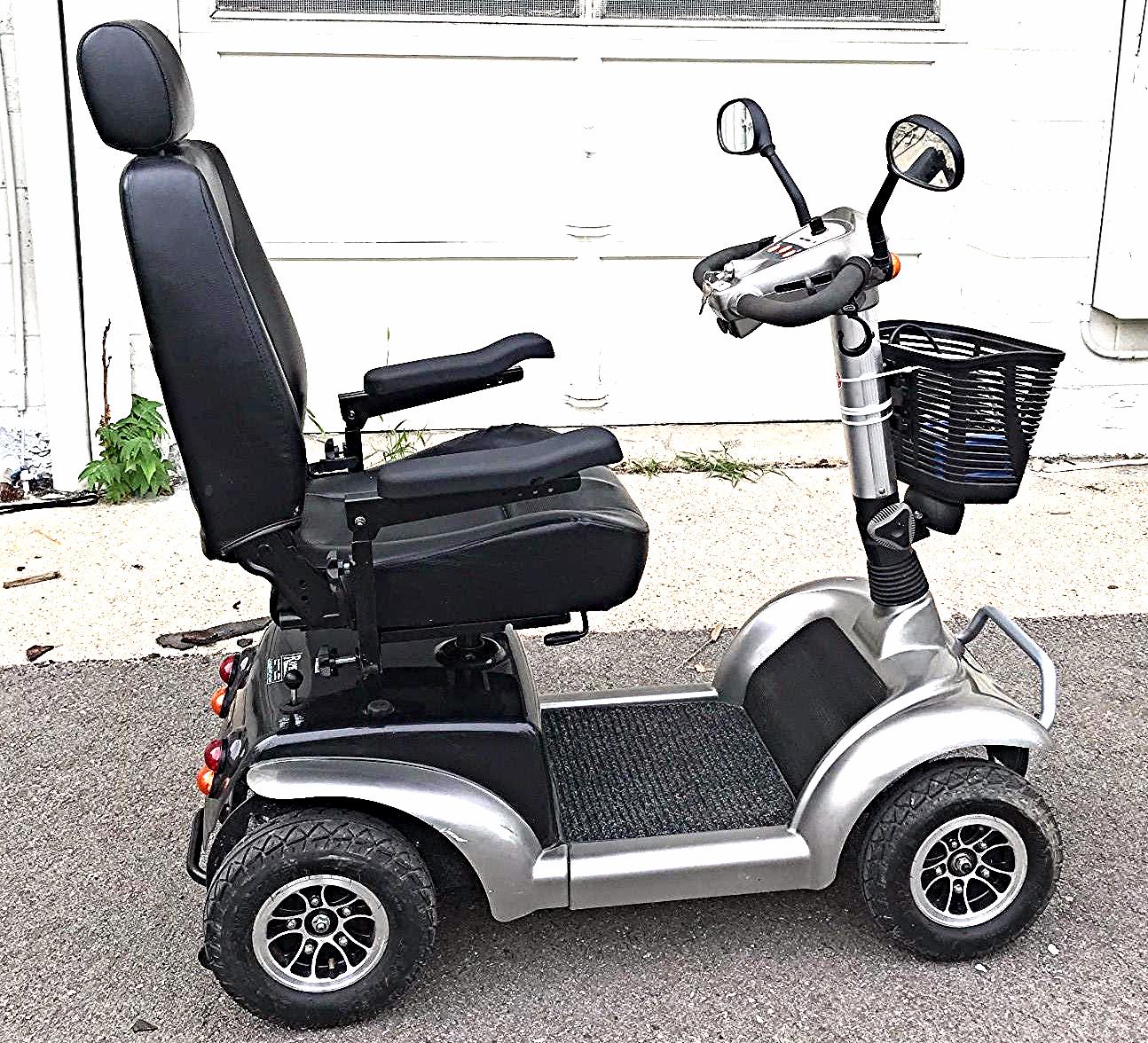 4Wheel ACTIVE CARE MOBILITY SCOOTER PROWLER 3410 Power Supply Manual WATCH VIDEO
