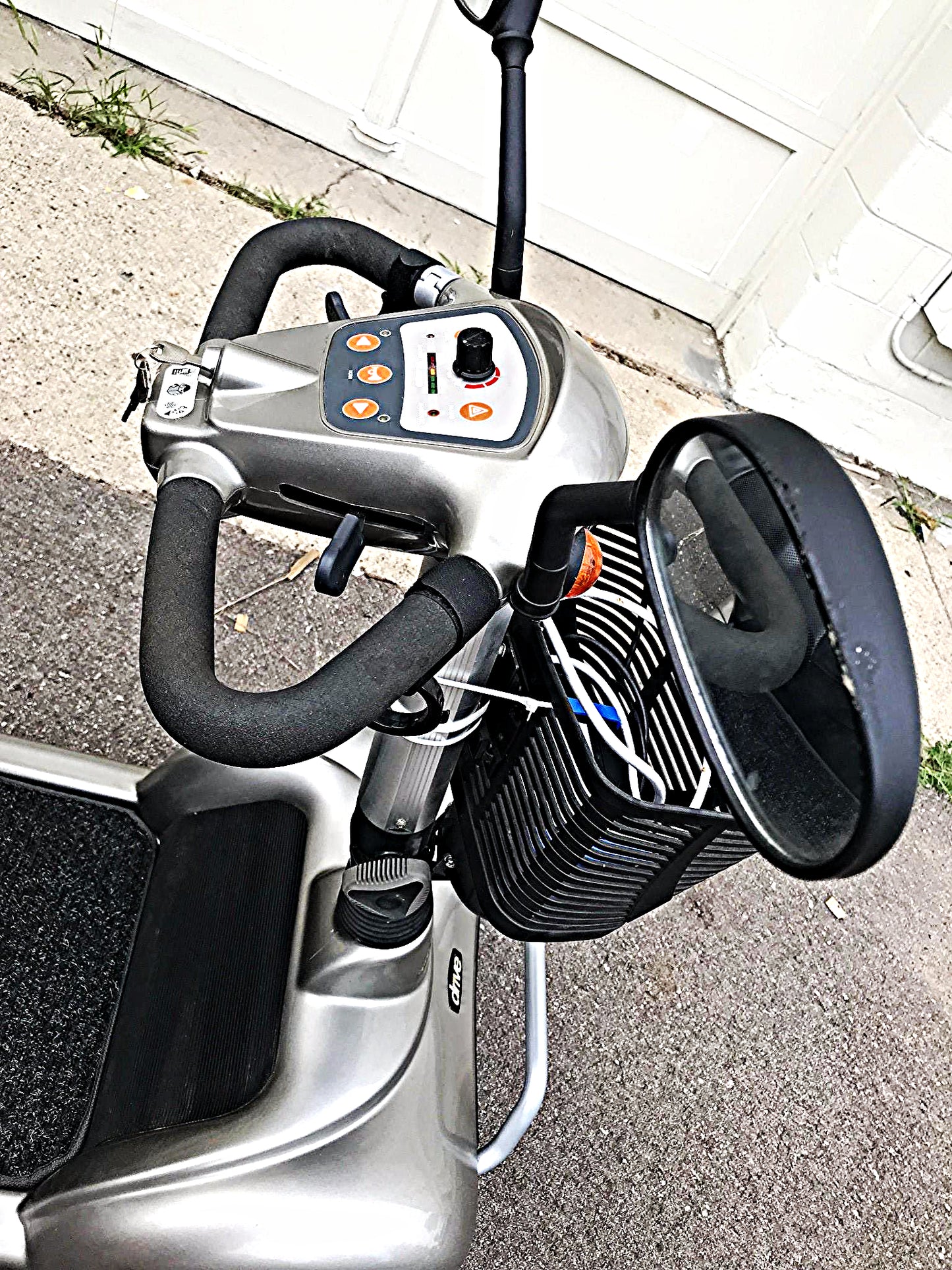 4Wheel ACTIVE CARE MOBILITY SCOOTER PROWLER 3410 Power Supply Manual WATCH VIDEO