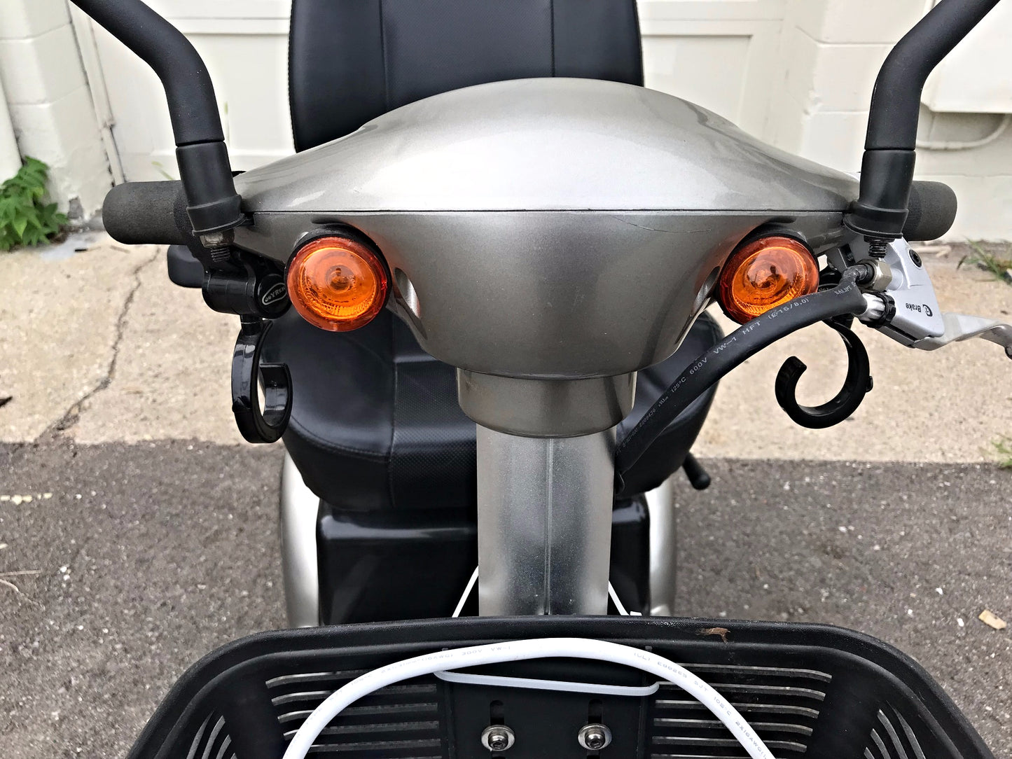 4Wheel ACTIVE CARE MOBILITY SCOOTER PROWLER 3410 Power Supply Manual WATCH VIDEO