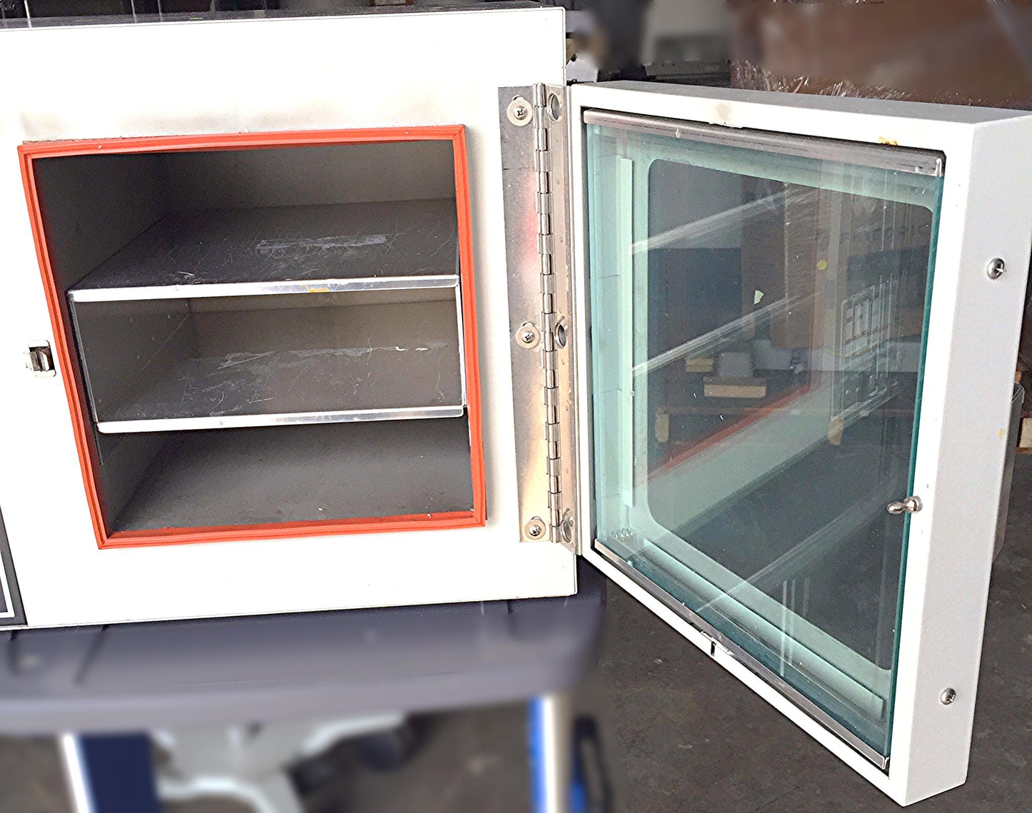 LAB LINE SQUAROID VACUUM OVEN 3608 WORKS PERFECTLY - WE HAVE VACUUM PUMP TOO!!!!