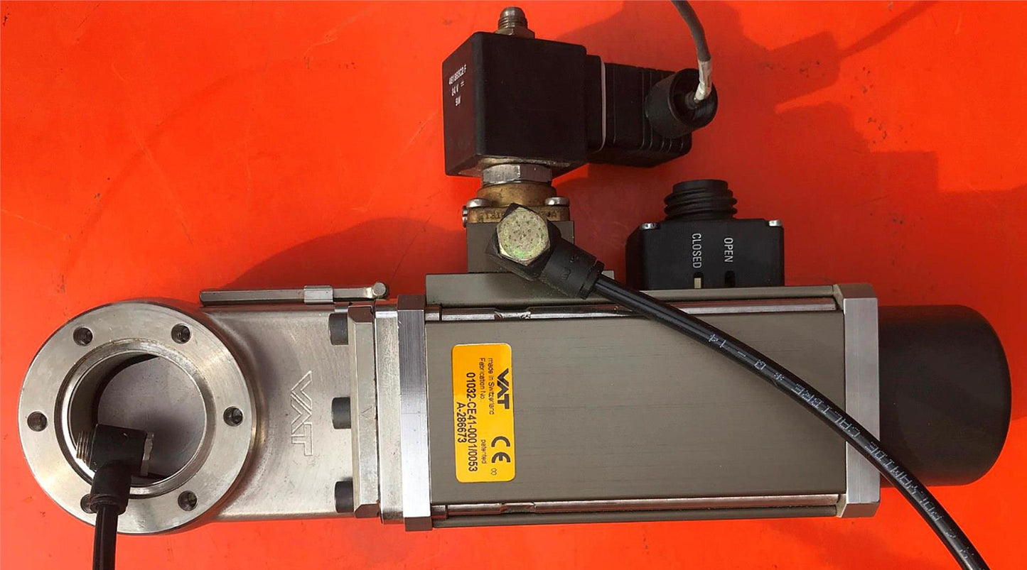 VAT 01032-CE41-0001/0053 1 1/2" PNEUMATIC ACTUATED MINI UHV GATE VALVE FREE SHIP